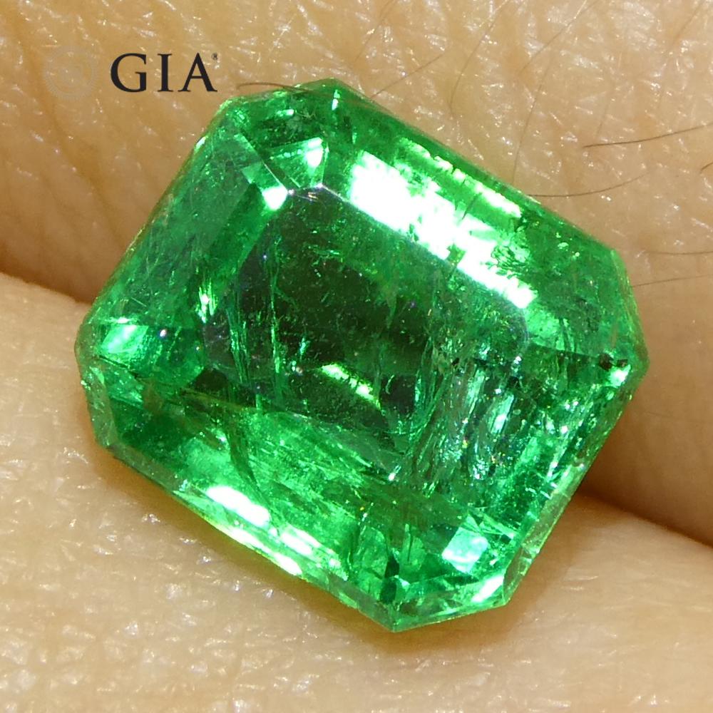 1.97ct Octagonal/Emerald Cut Green Emerald GIA Certified Zambia (F2) en vente 7