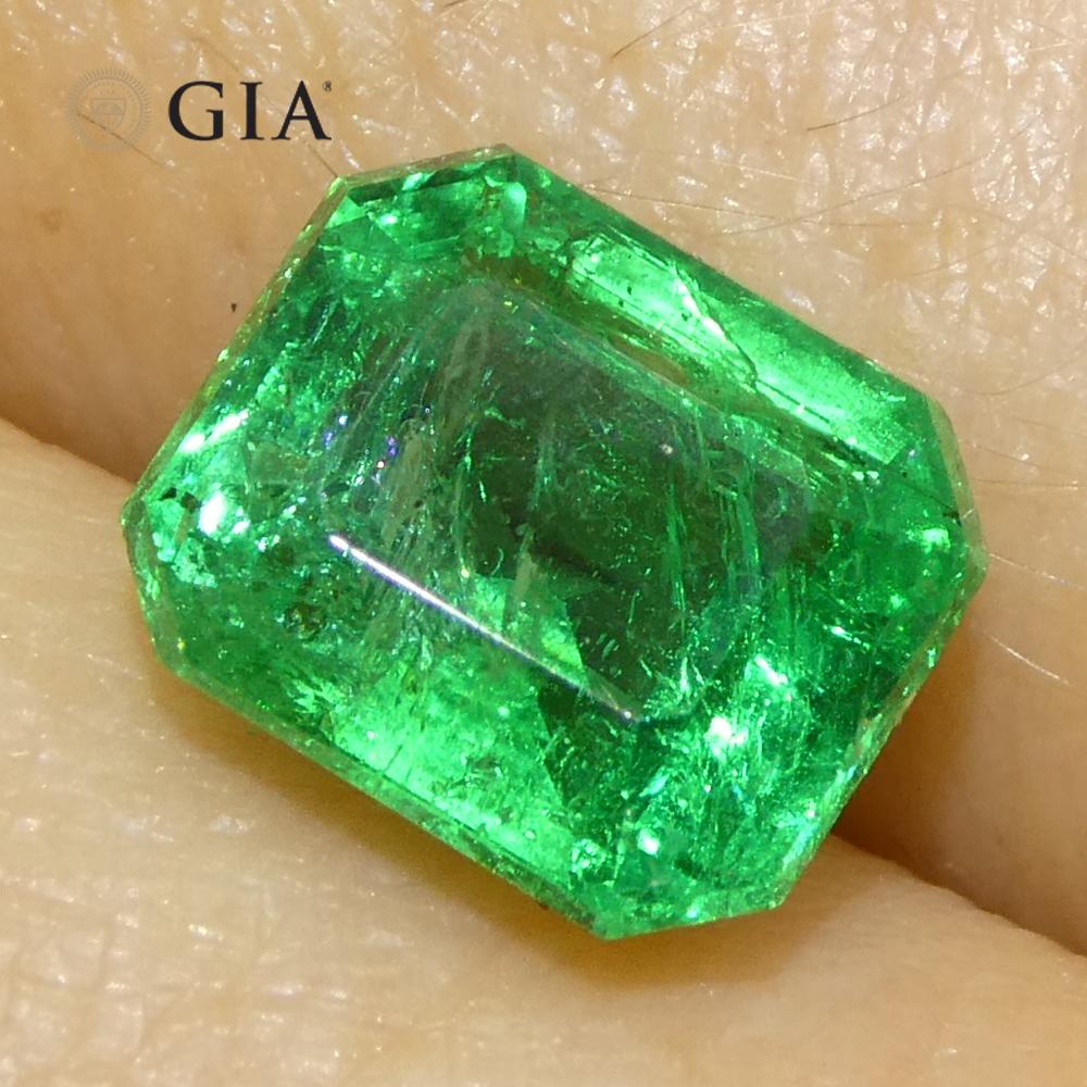 1.97ct Octagonal/Emerald Cut Green Emerald GIA Certified Zambia (F2) en vente 8