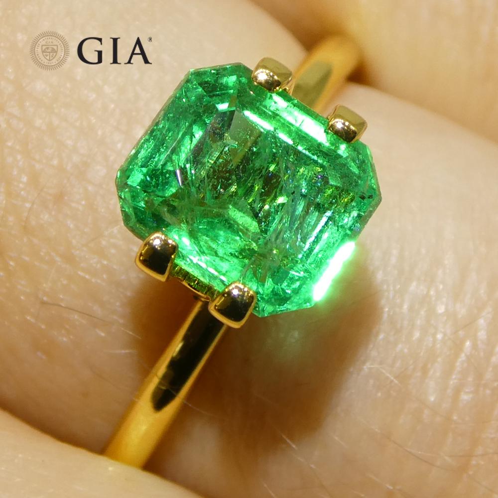 Taille octogone 1.97ct Octagonal/Emerald Cut Green Emerald GIA Certified Zambia (F2) en vente