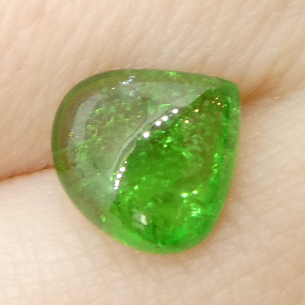 grenat tsavorite vert cabochon poire de 1,97 carat du Kenya, non chauffé en vente 8