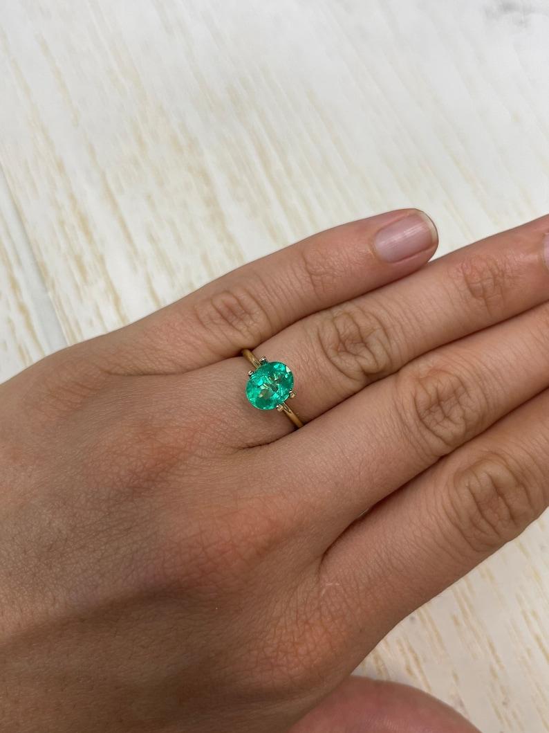 1,98 Karat 9x7 hellgrüner kolumbianischer Smaragd - Ovalschliff Mai-Geburtsstein Edelstein im Angebot 1