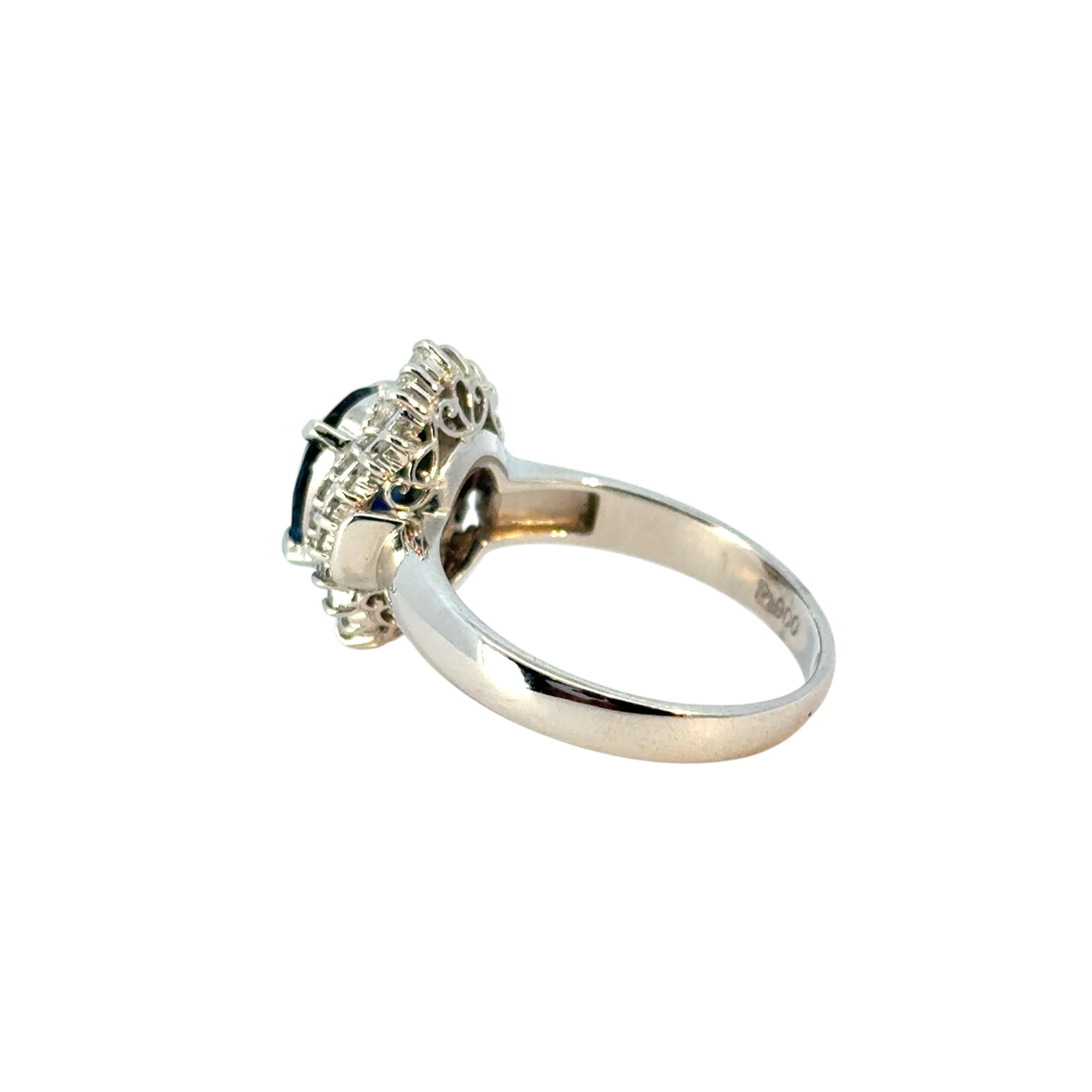 Bague cocktail en platine avec diamant central en saphir ovale de 1.98 carat, en stock en vente 10