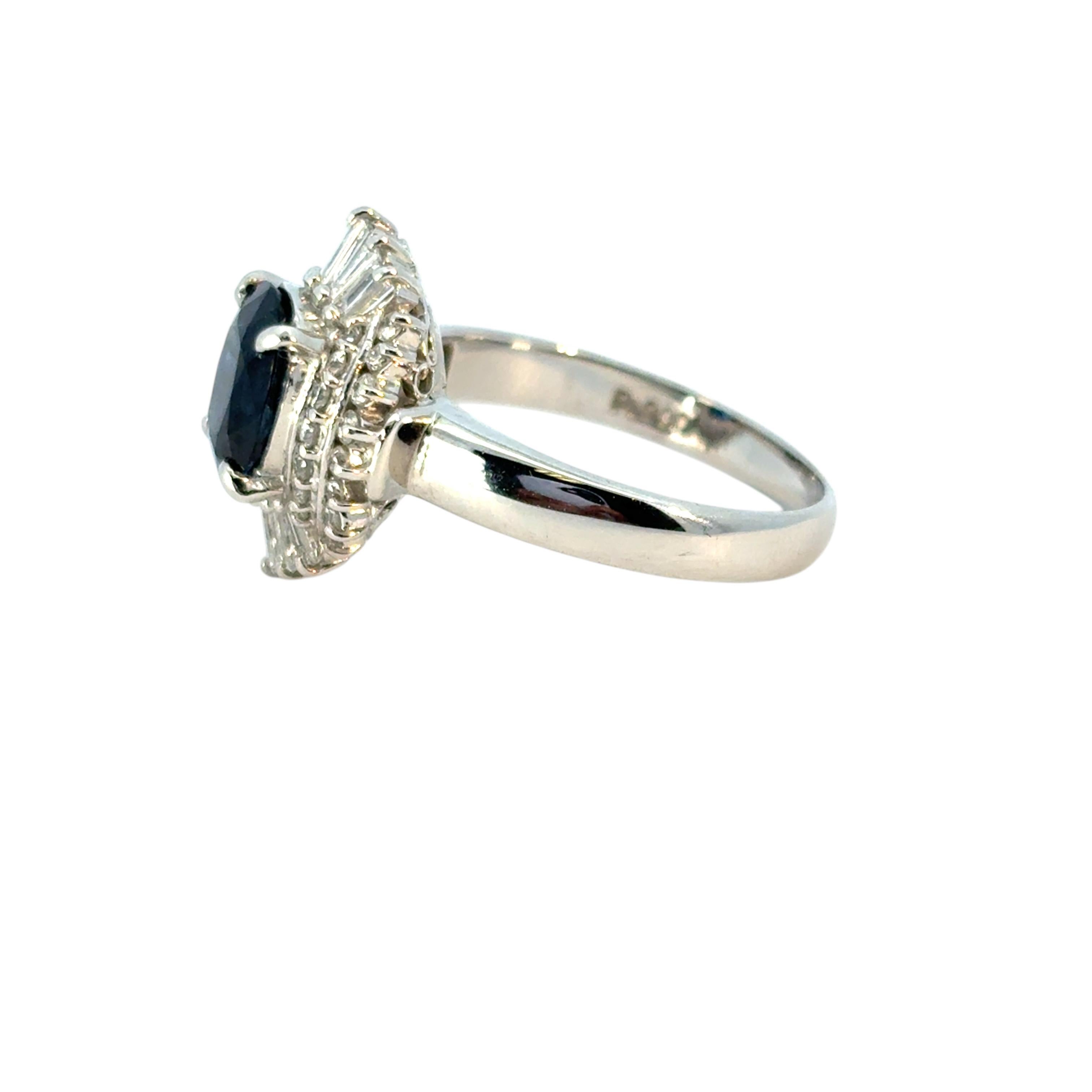 Bague cocktail en platine avec diamant central en saphir ovale de 1.98 carat, en stock en vente 11