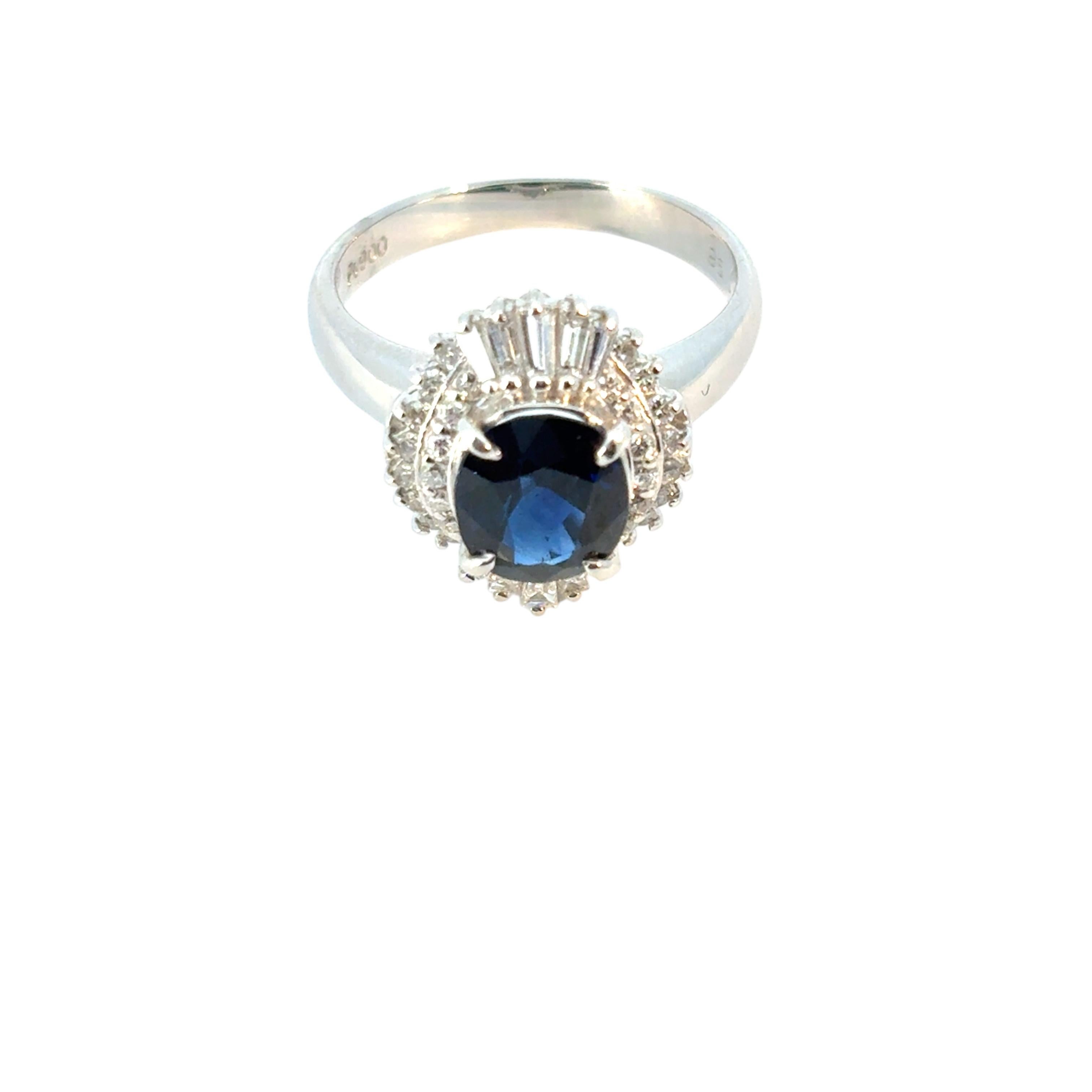 Bague cocktail en platine avec diamant central en saphir ovale de 1.98 carat, en stock en vente 4