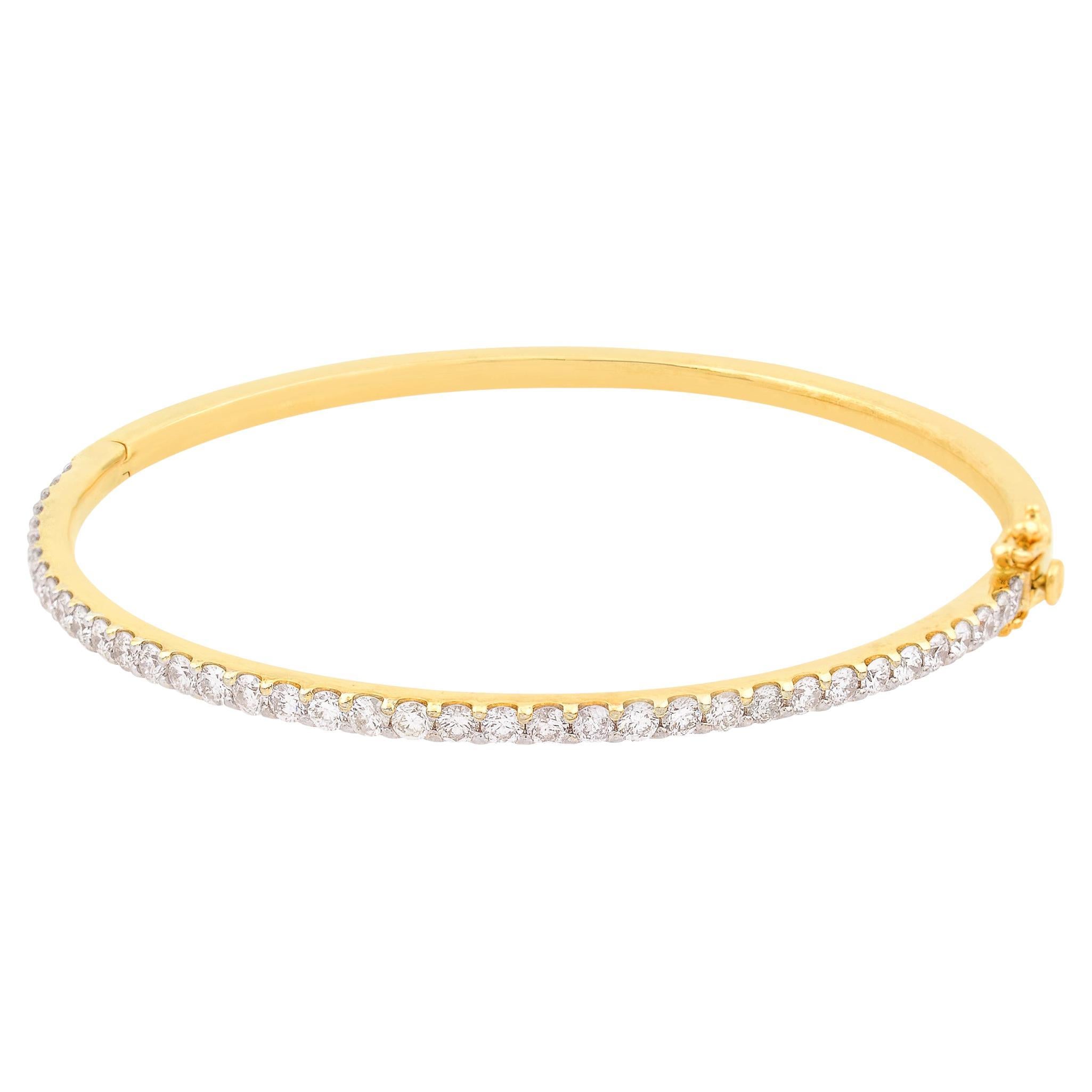 1.98 Carat SI Clarity HI Color Diamond Pave Sleek Bracelet 18 Karat Yellow Gold For Sale