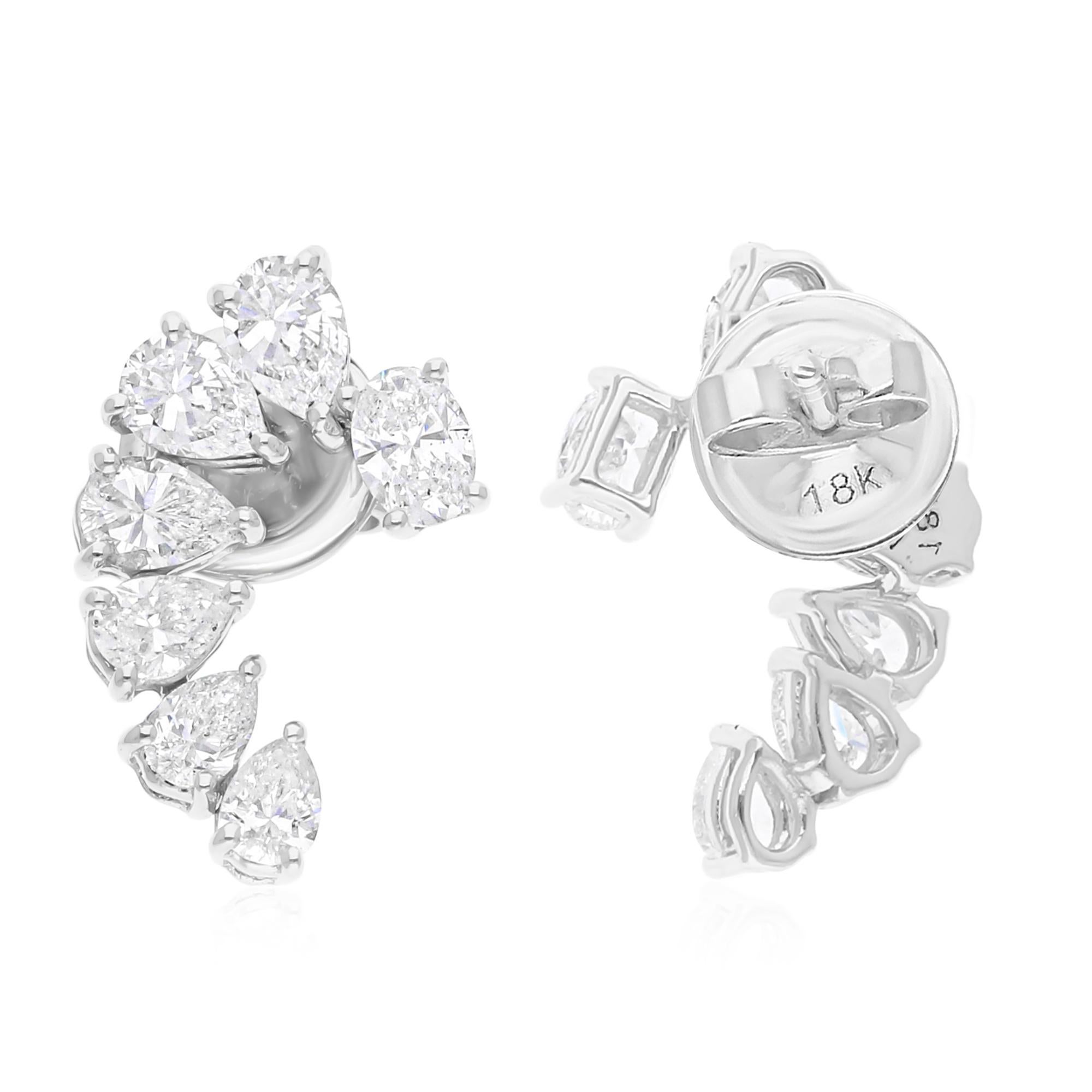 Fundidos en oro de 18 quilates, estos exquisitos pendientes están engastados con 1,98 quilates de brillantes diamantes.

SIGUE LA TIENDA DE SPECTRUM JEWELS para ver la última colección y piezas exclusivas. Spectrum Jewels se enorgullece de ser uno