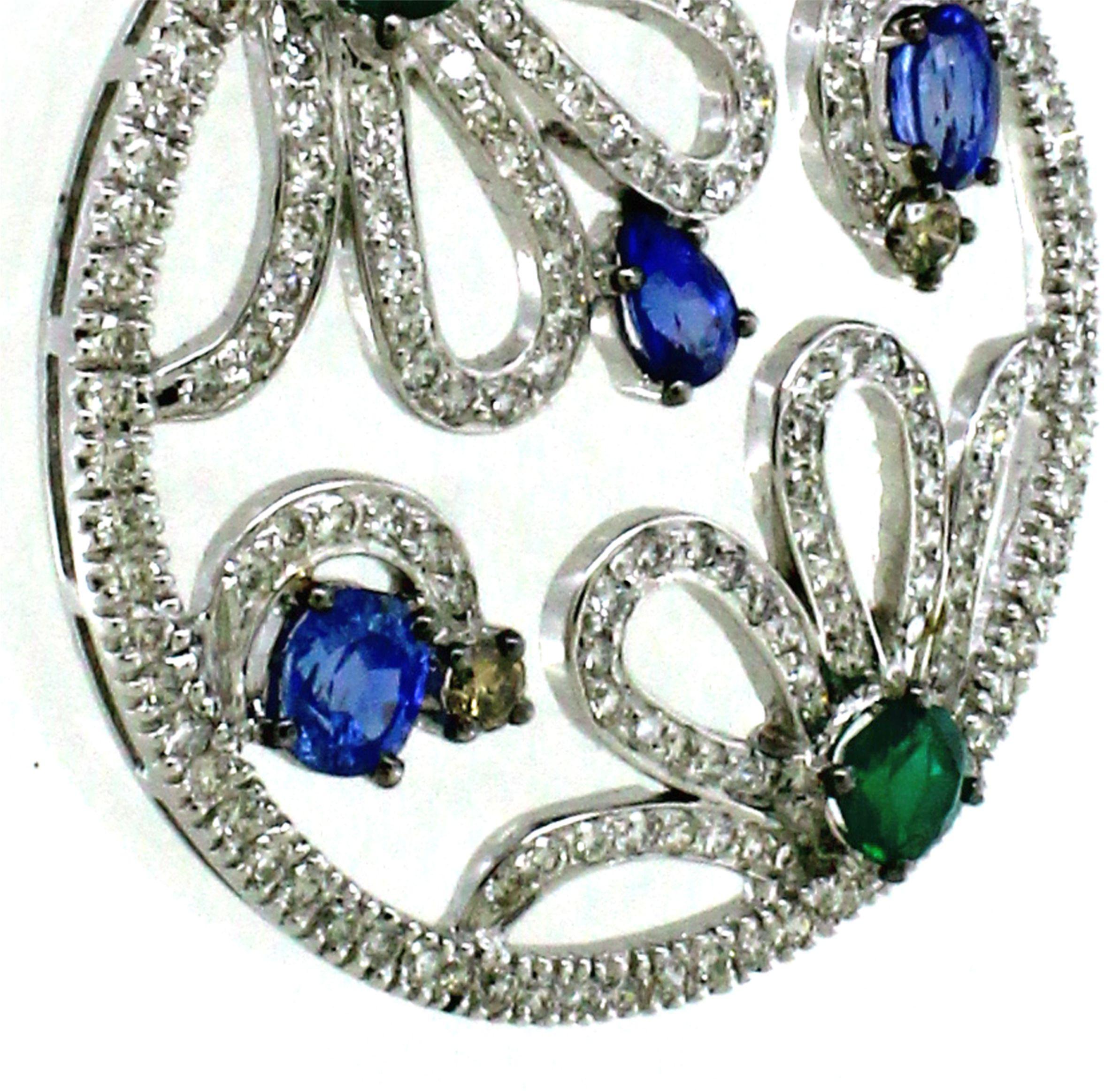 Pear Cut 1.98 carats of Emerald and Sapphire half flower Pendant For Sale