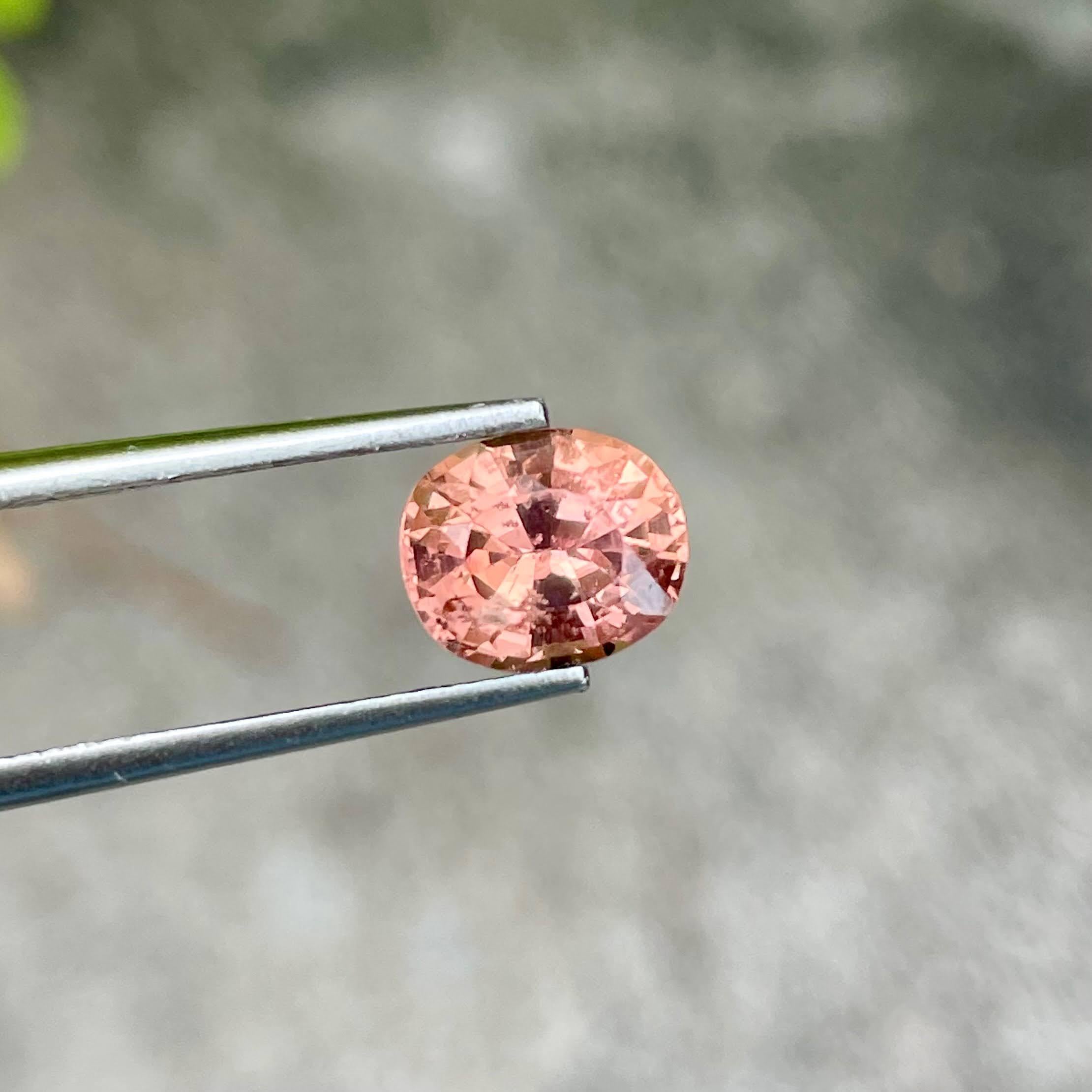 1,98 Quilates Zafiro Melocotón Rosado Piedra Natural de Sri Lanka Talla Ovalada Moderno en venta