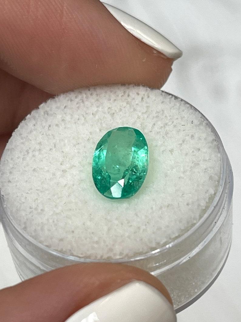 da uomo o donna 1,98 Ct 11x7 Elongated Green Colombian Oval Emerald Loose Gemstone in vendita