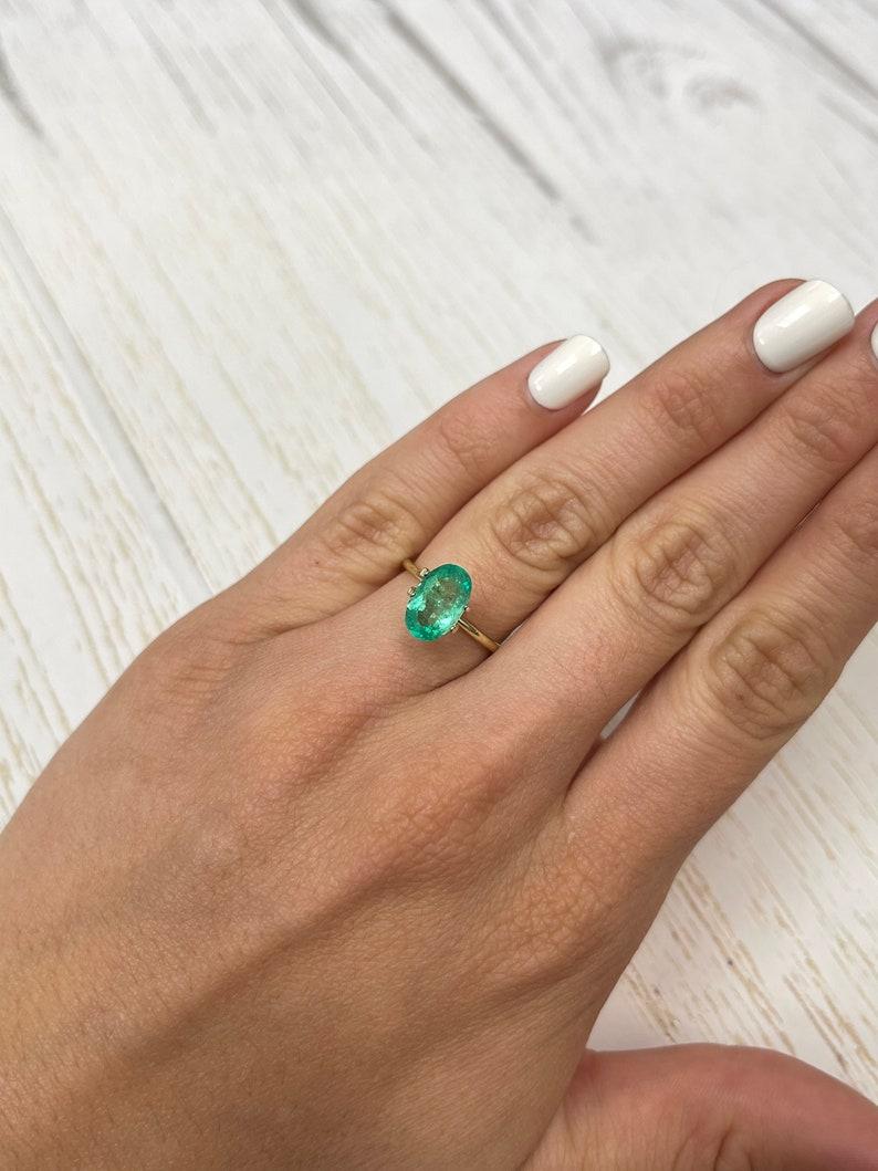 1,98 Ct 11x7 Elongated Green Colombian Oval Emerald Loose Gemstone in vendita 2