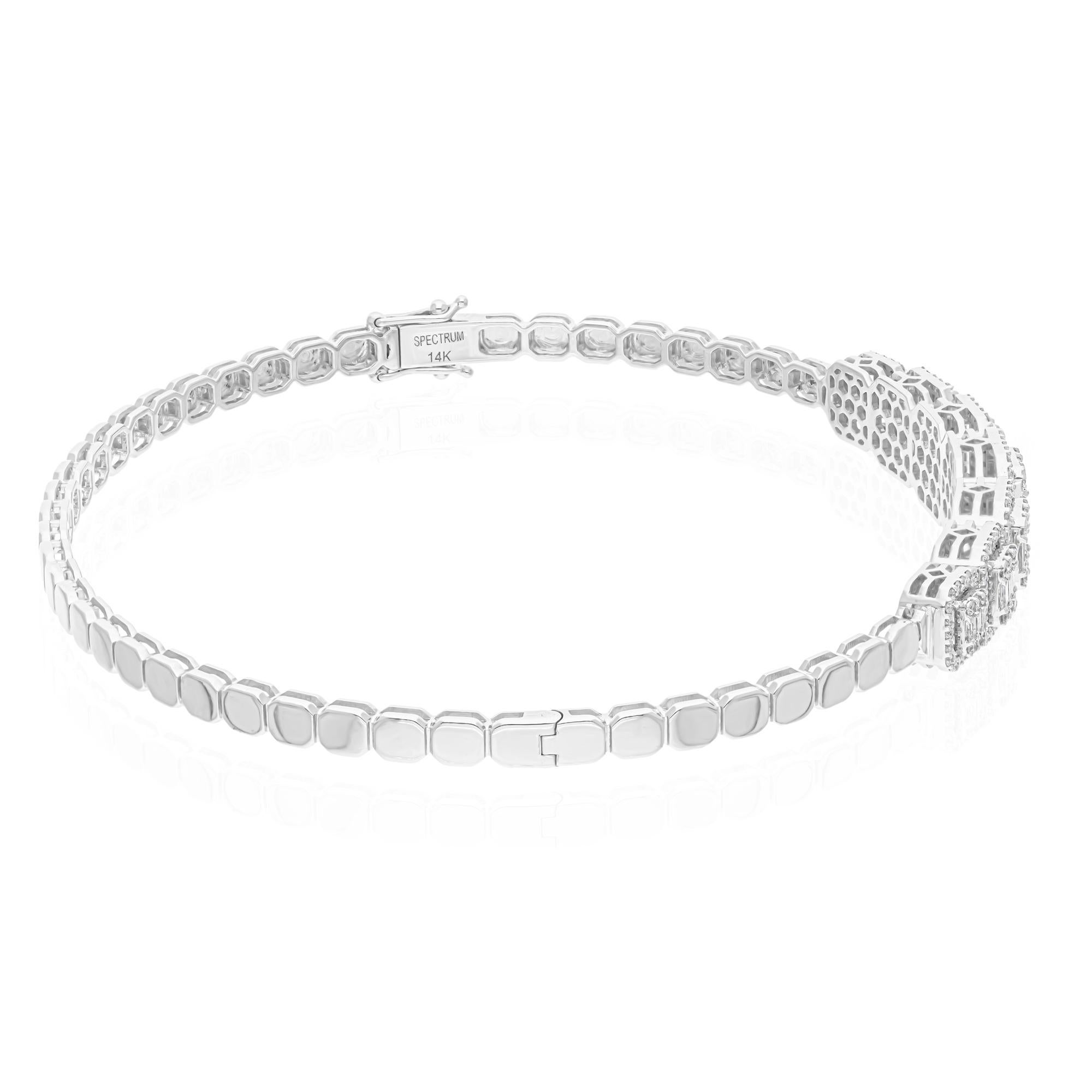 Realizzati in oro a 14 carati, questi squisiti braccialetti sono impreziositi da 1,98 carati di diamanti scintillanti.

Segui la vetrina di Spectrum Jewels per vedere le ultime collezioni e i pezzi esclusivi. Spectrum Jewels è orgoglioso di essere