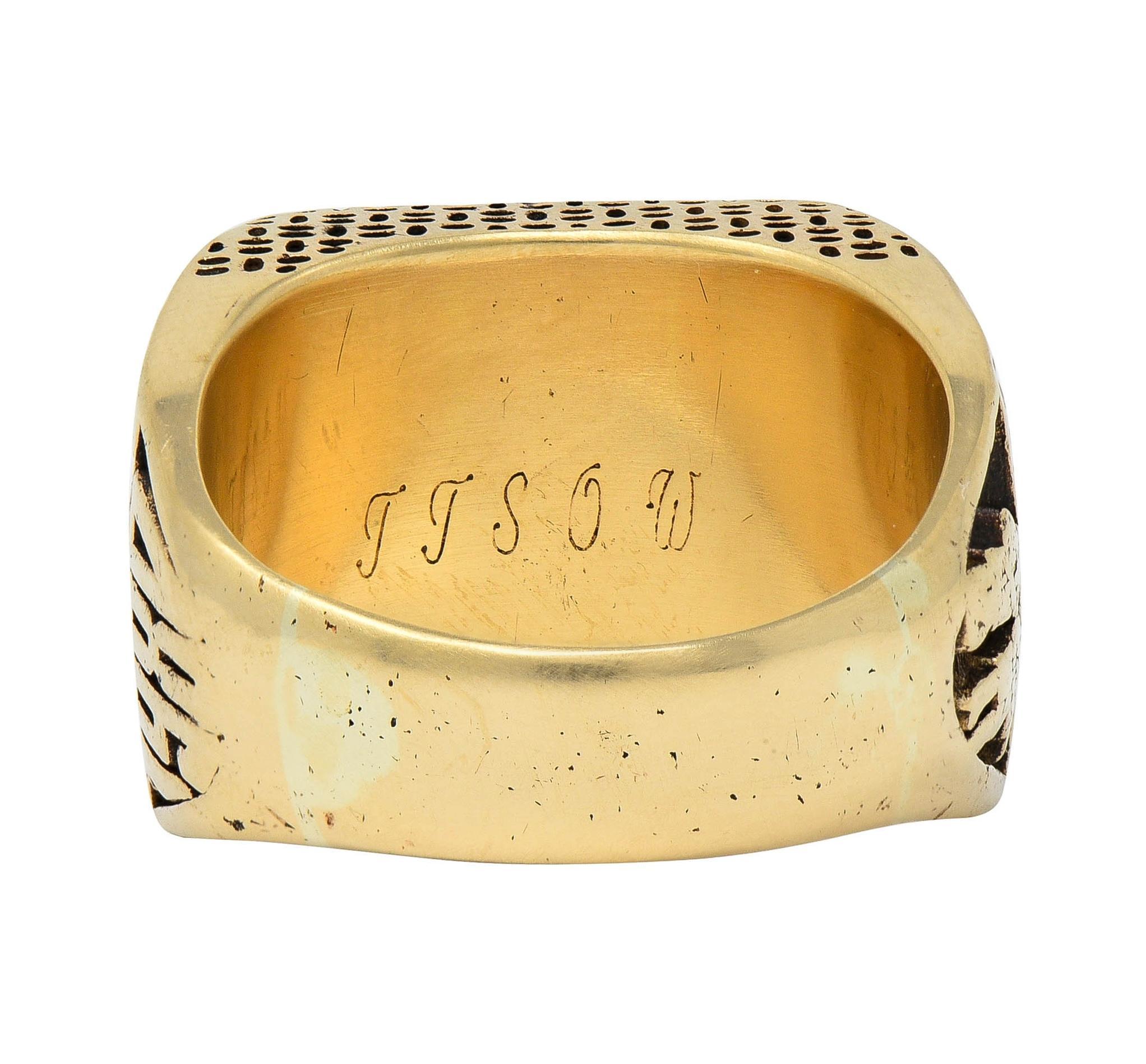 Women's 1980 14 Karat Yellow Gold Vintage MIT Intaglio Signet Beaver Class Unisex Ring For Sale