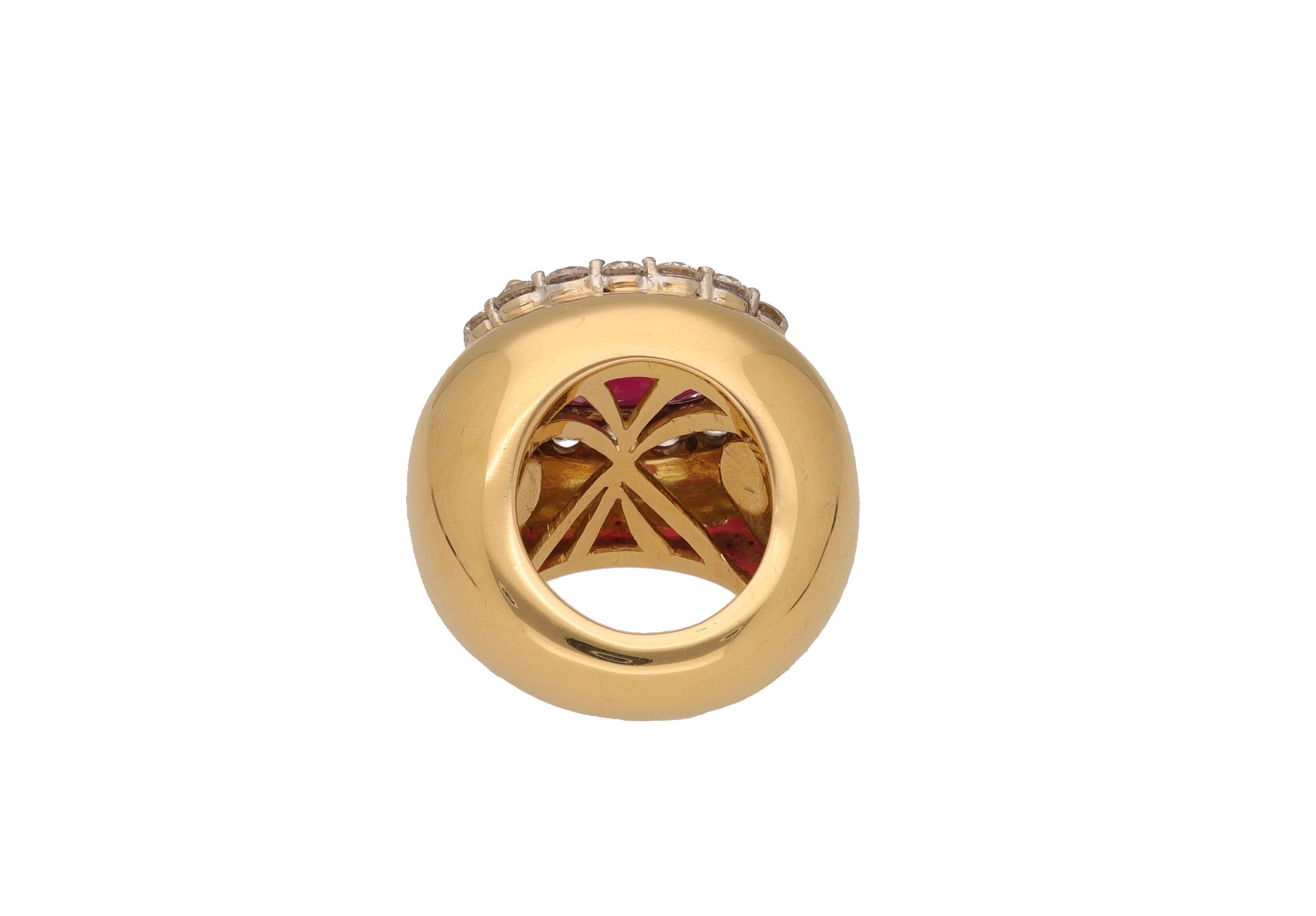 18 kt. yellow and white gold bombe ring with diamonds and tourmaline.
Diamonds: 4.00 carat round-cut ( 16 stones )
Tourmaline: 11.50 carat oval-cut
The round-cut diamonds are embedded in 18 kt. white gold.
This impressive ring is hand-made in
