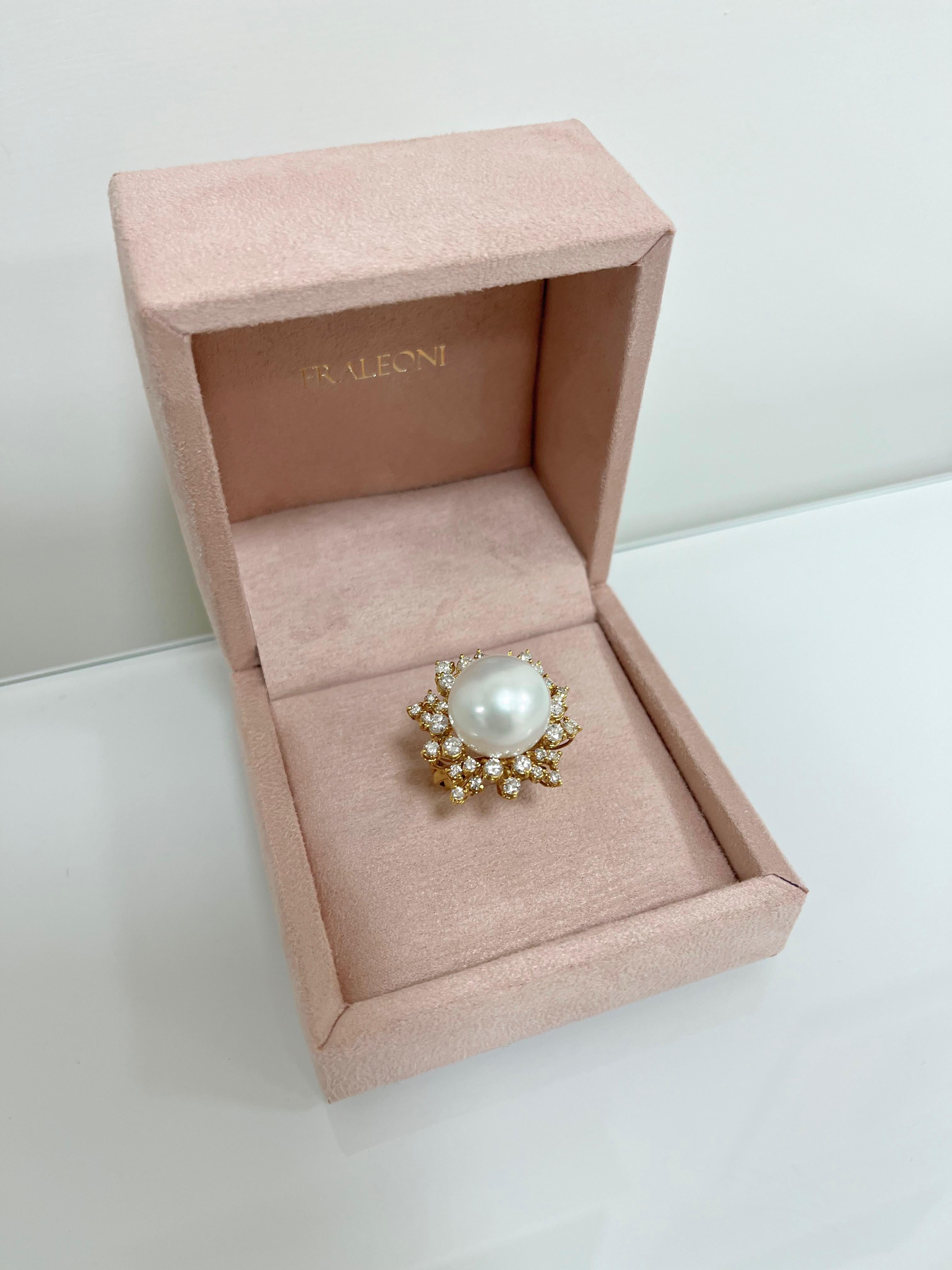 1980 18 Karat Yellow Gold Diamonds, 16 mm. South Sea Pearl Cocktail Ring For Sale 2