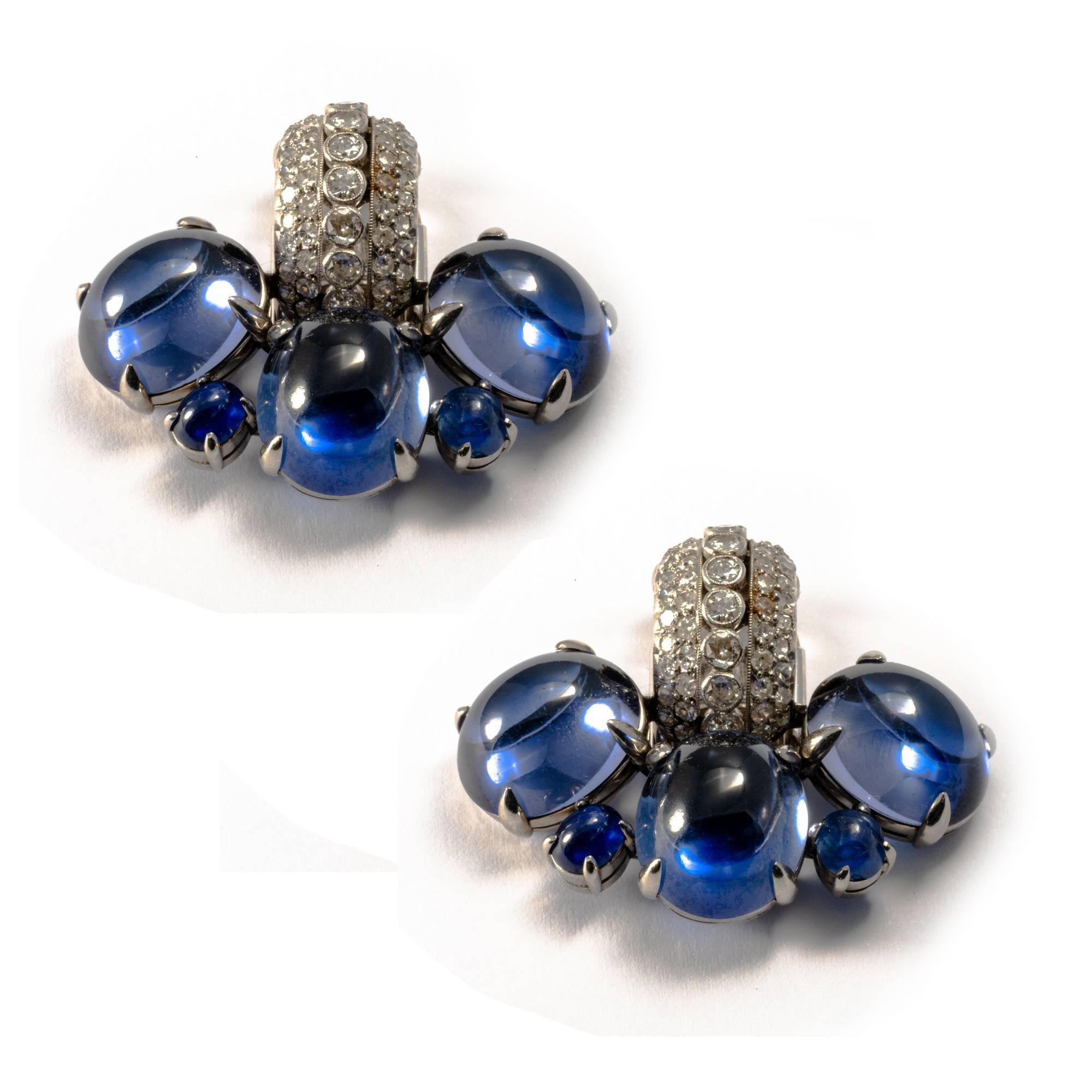 1980-1990 Cabochon Diamond and Sapphire 18K Gold Set Earrings and Pin Brooch In Good Condition For Sale In Roma, IT