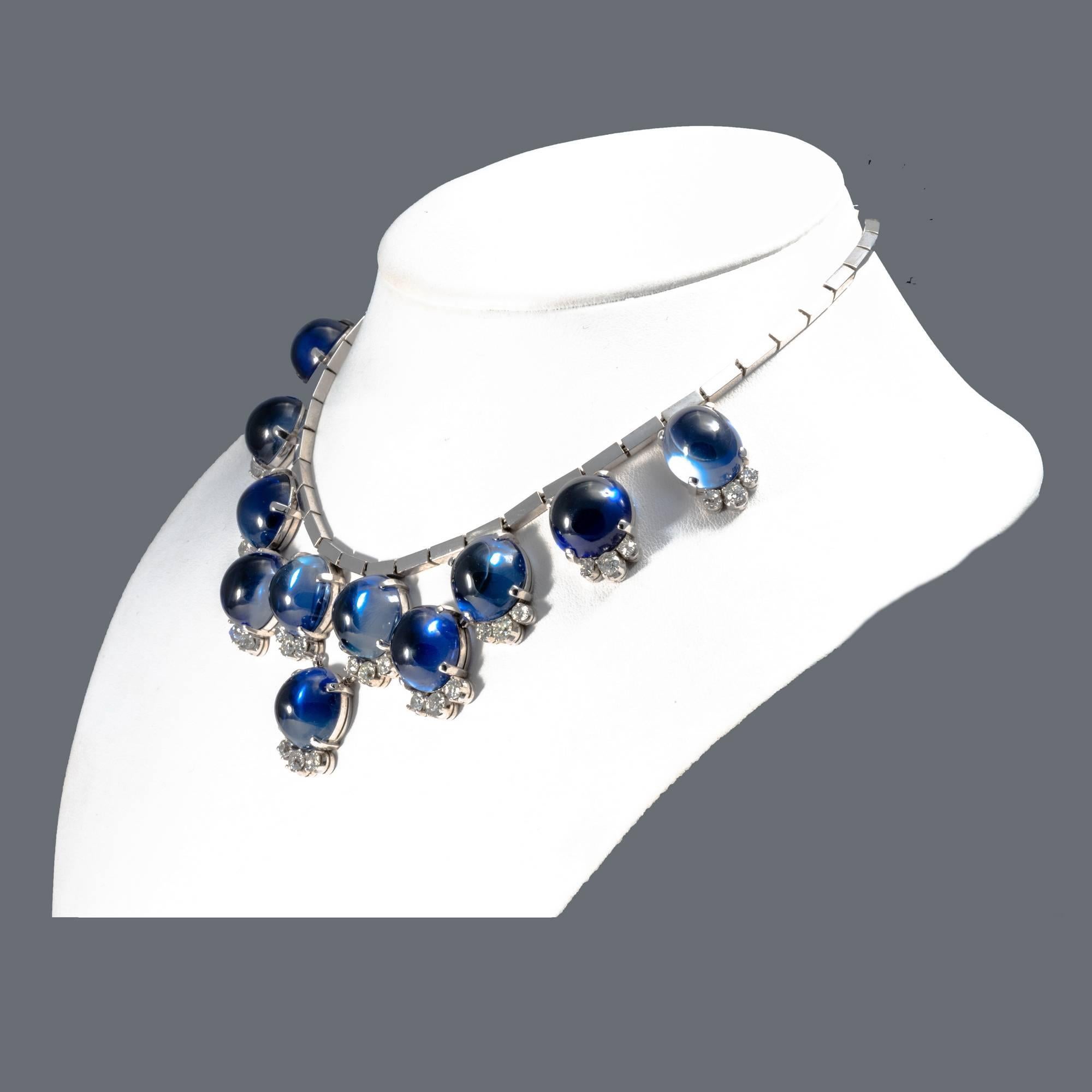 1980-1990 Cabochon Diamond and Synthetic Sapphire 18K Gold Set Necklace For Sale 4