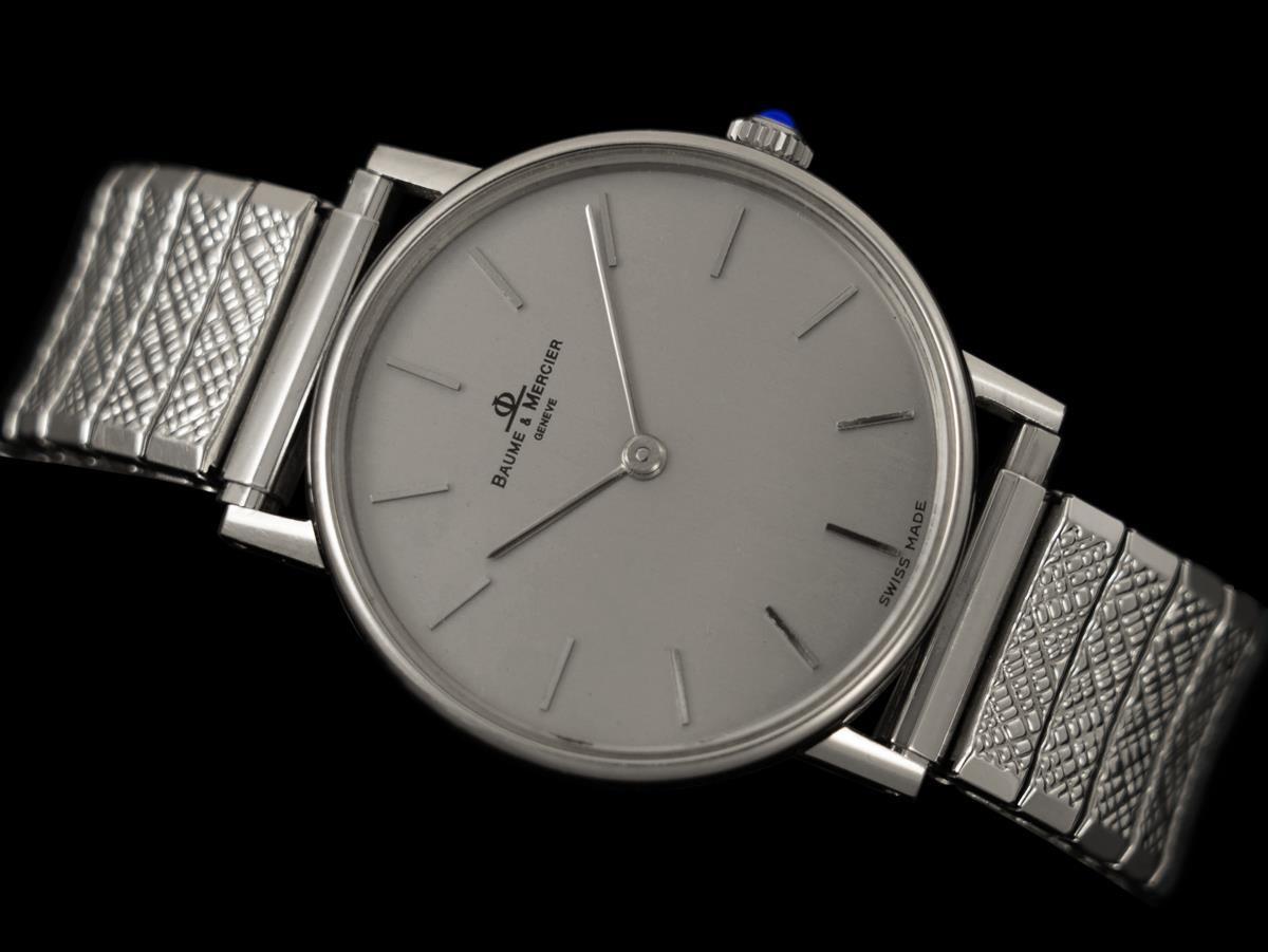 NAMED ONE OF WATCHPRO MAGAZINE’S “HOT 100” - THE TOP 100 INFLUENCERS OF THE U.S. WATCH INDUSTRY. HOW CAN WE SERVE YOU? 

We’re new to offering our carefully curated collection on 1stDibs, but we have sold over 10,000 fine watches and exceptionally
