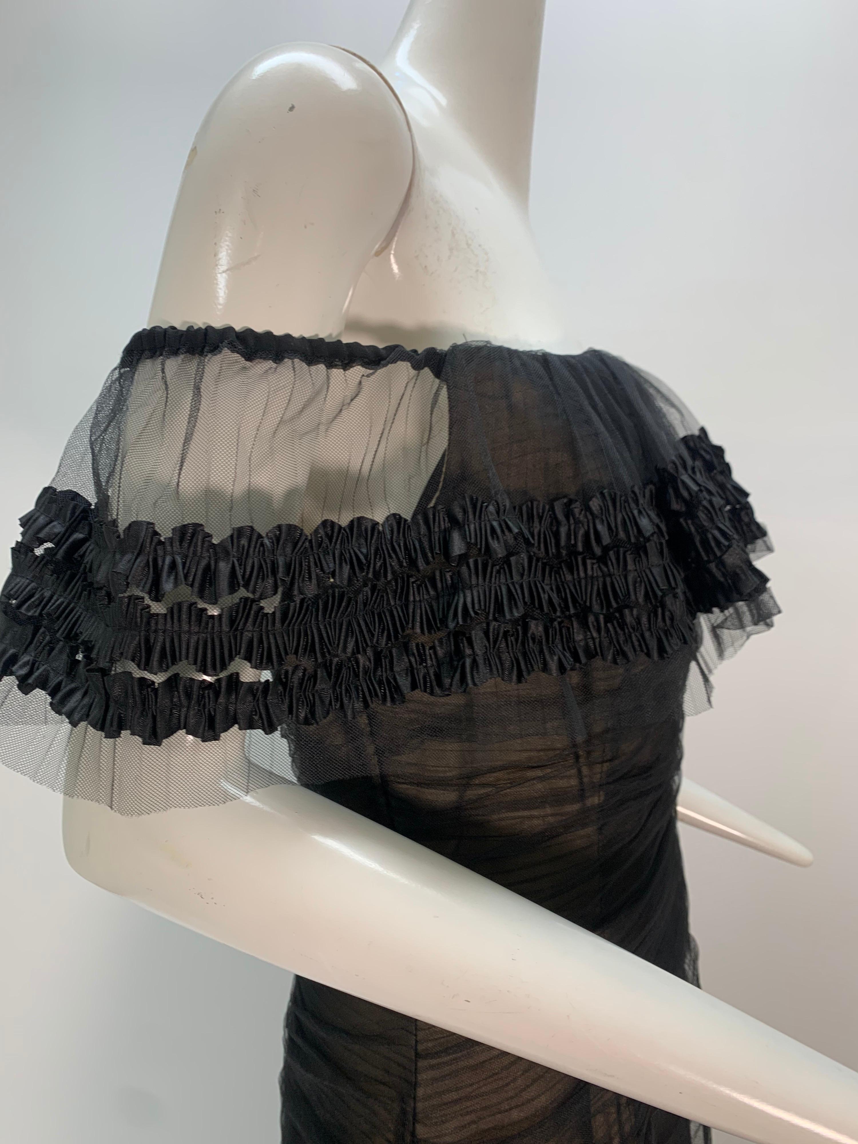 De las mujeres 1980 Belleville Sassoon Vestido negro de tul con hombros al aire estilo campesino