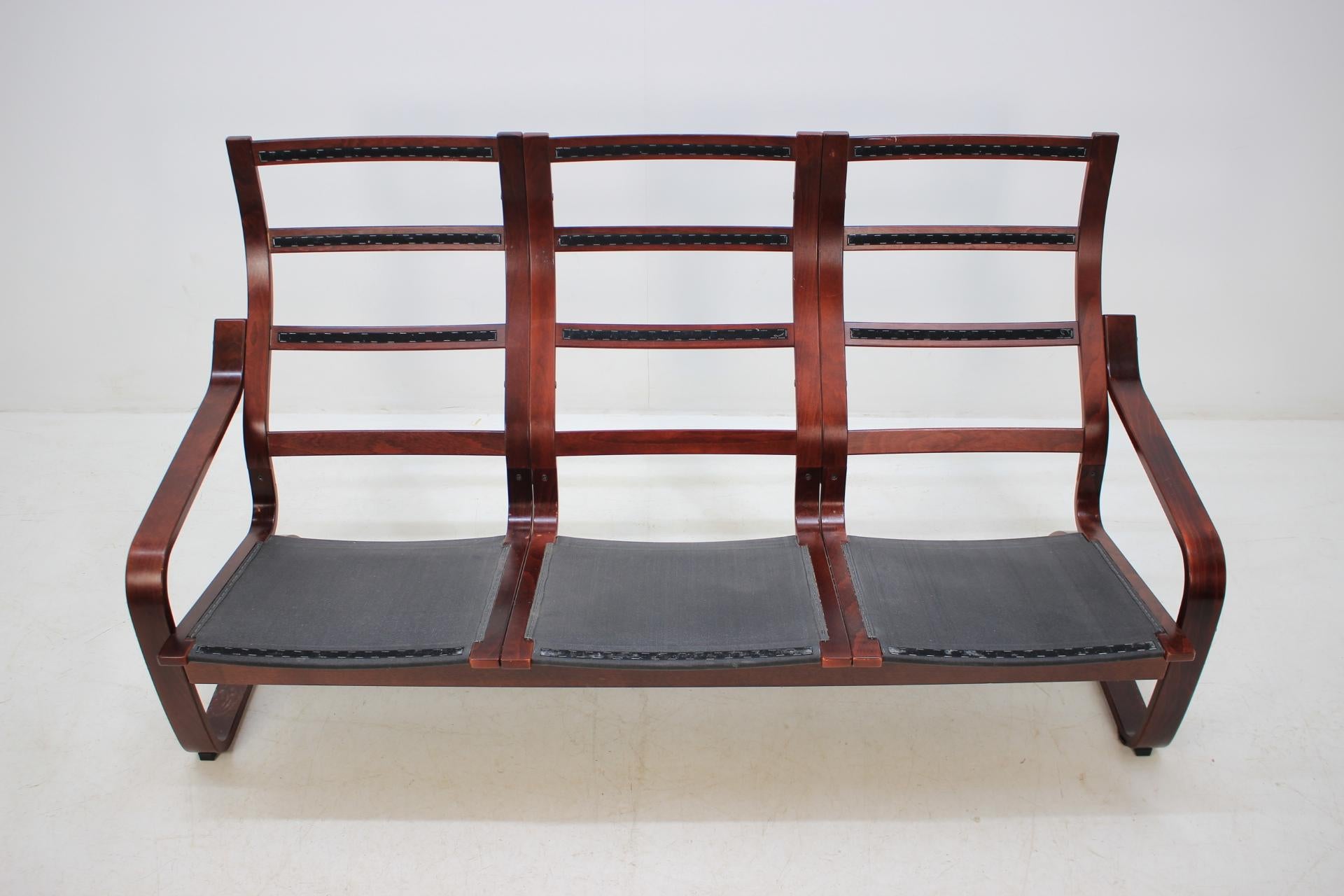 1980 Bentwood Three-Seat Sofa, Ton Czechoslovakia For Sale 5