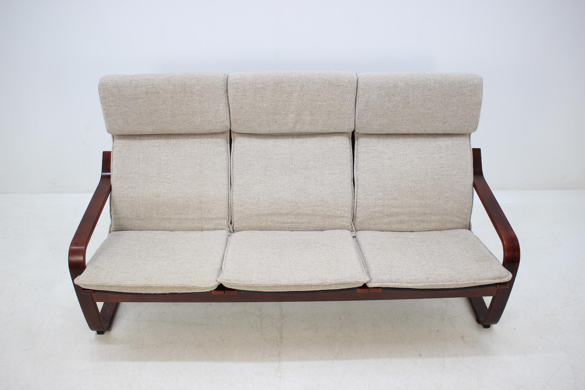 1980 Dreisitziges Sofa aus Bugholz, Ton Tschechoslowakei im Angebot 2