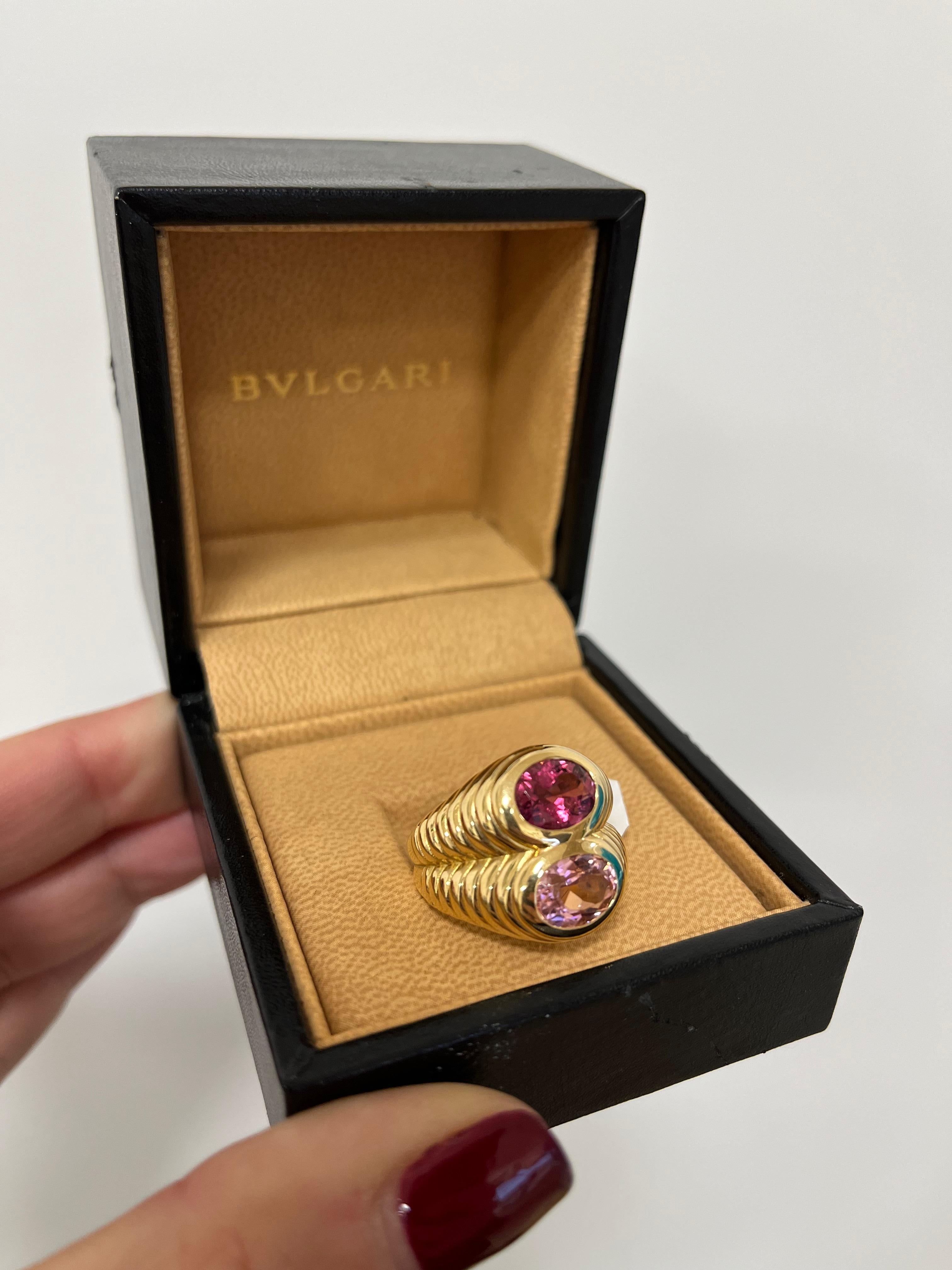 1980 Bulgari 18 kt. Yellow Gold Tourmalines Doppio Ring In Excellent Condition In Rome, IT