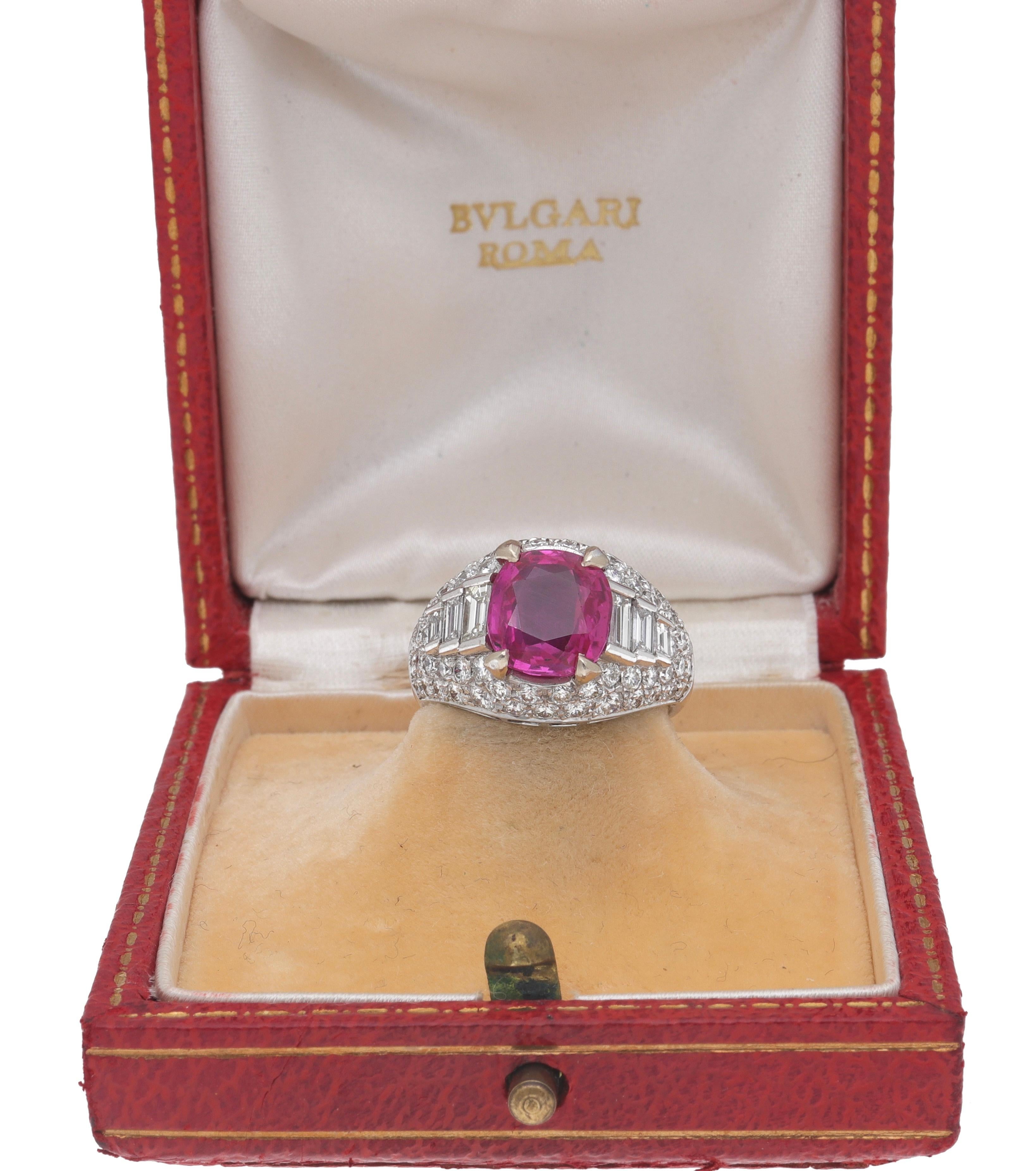 1980 Bulgari Trombino Diamonds Burma No Heated Ruby Ring (bague à rubis non chauffée) en vente 4