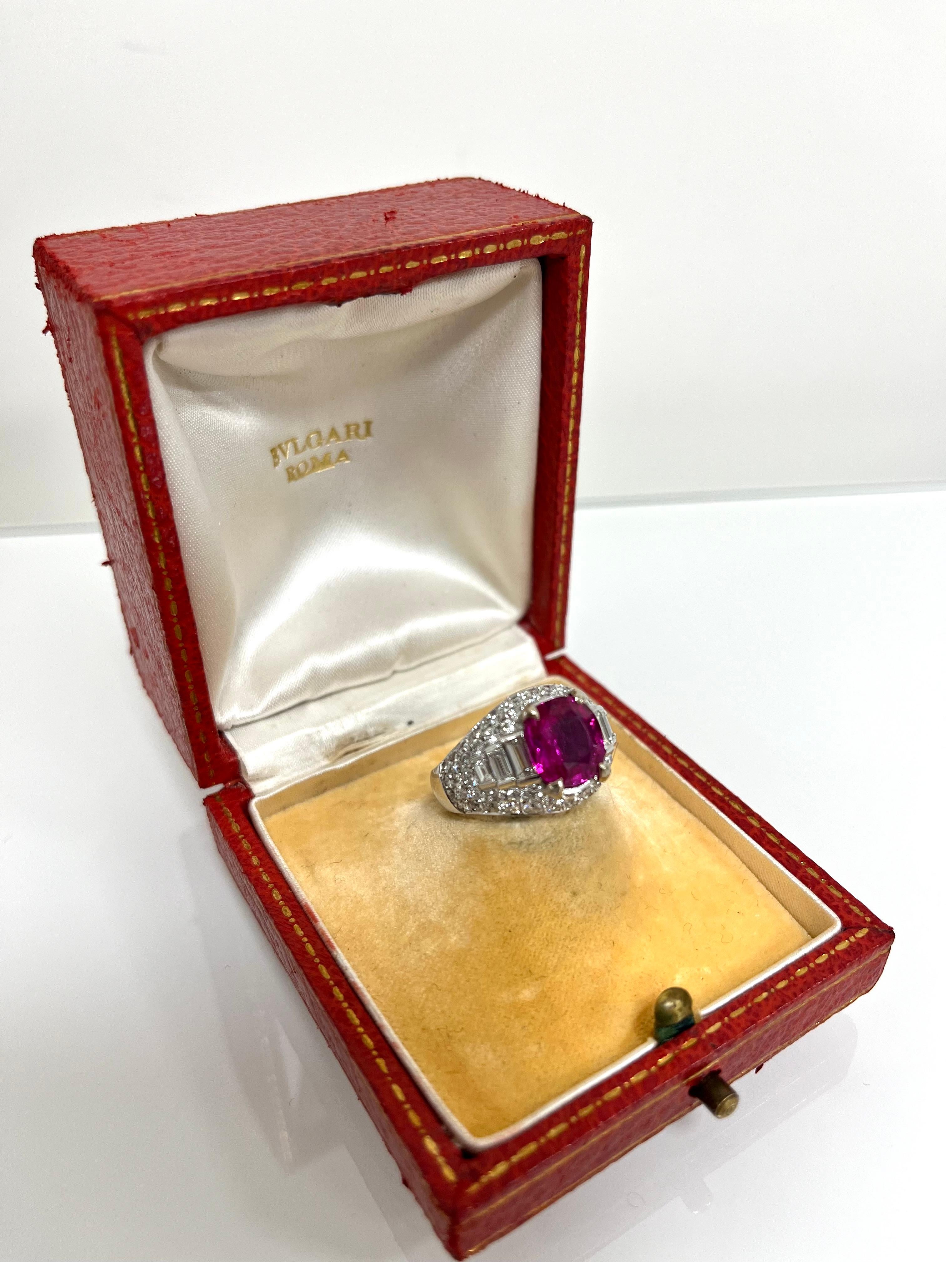 1980 Bulgari Trombino Diamonds Burma No Heated Ruby Ring (bague à rubis non chauffée) Unisexe en vente