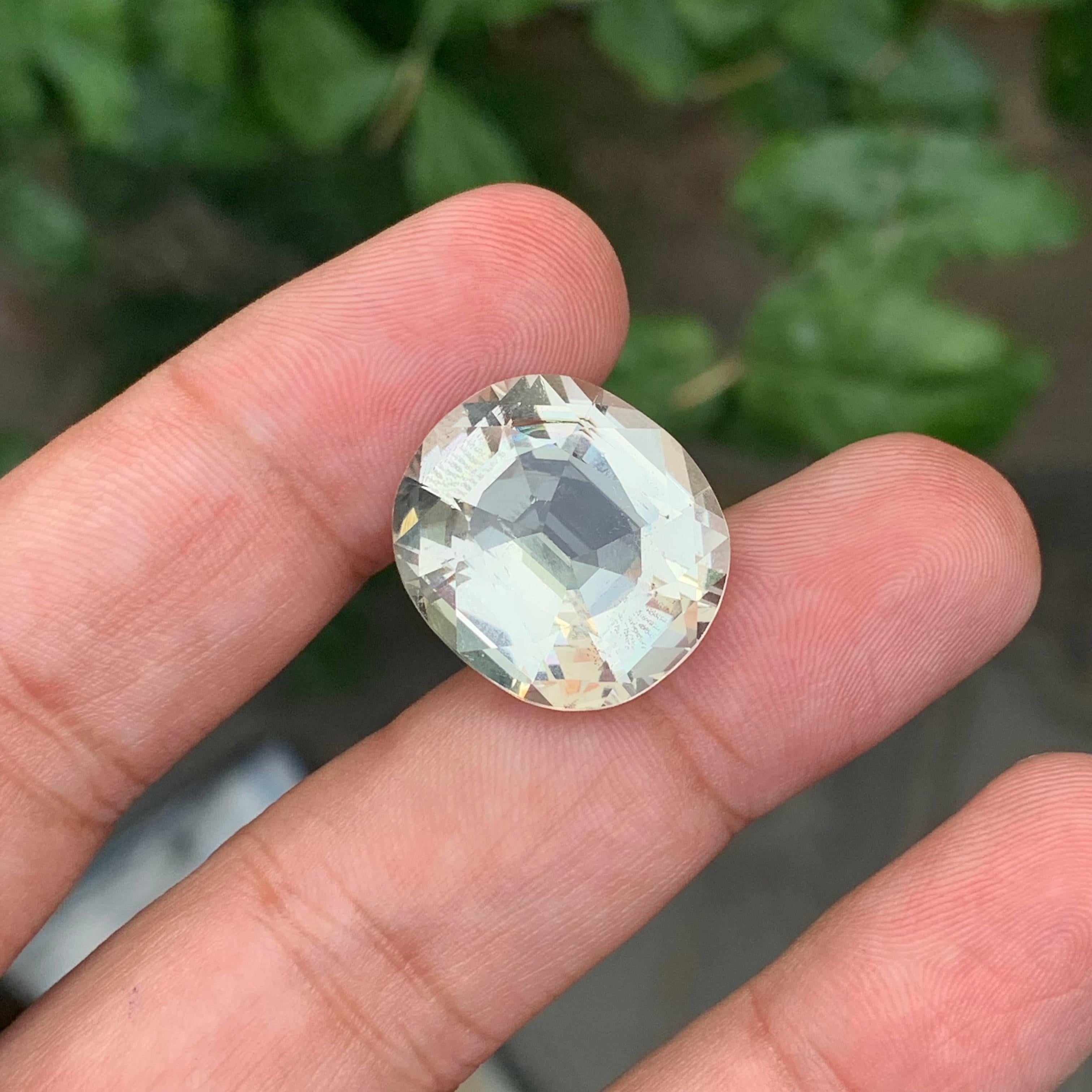 19,80 Carati Incredibile gemma sfaccettata di forma ovale Heliodor in vendita 4