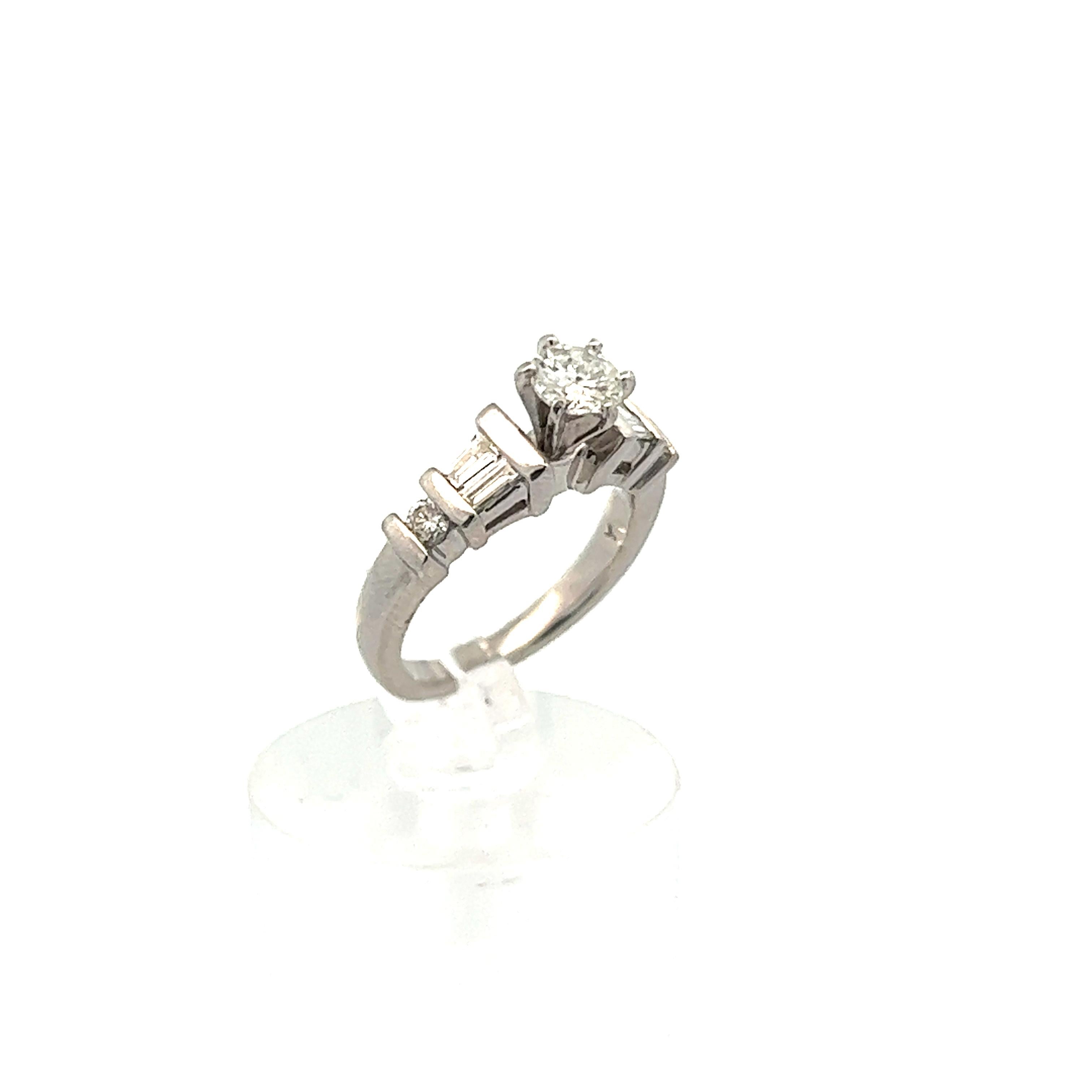 Round Cut 1980 Contemporary Platinum Round/Baguette Diamond Ring For Sale