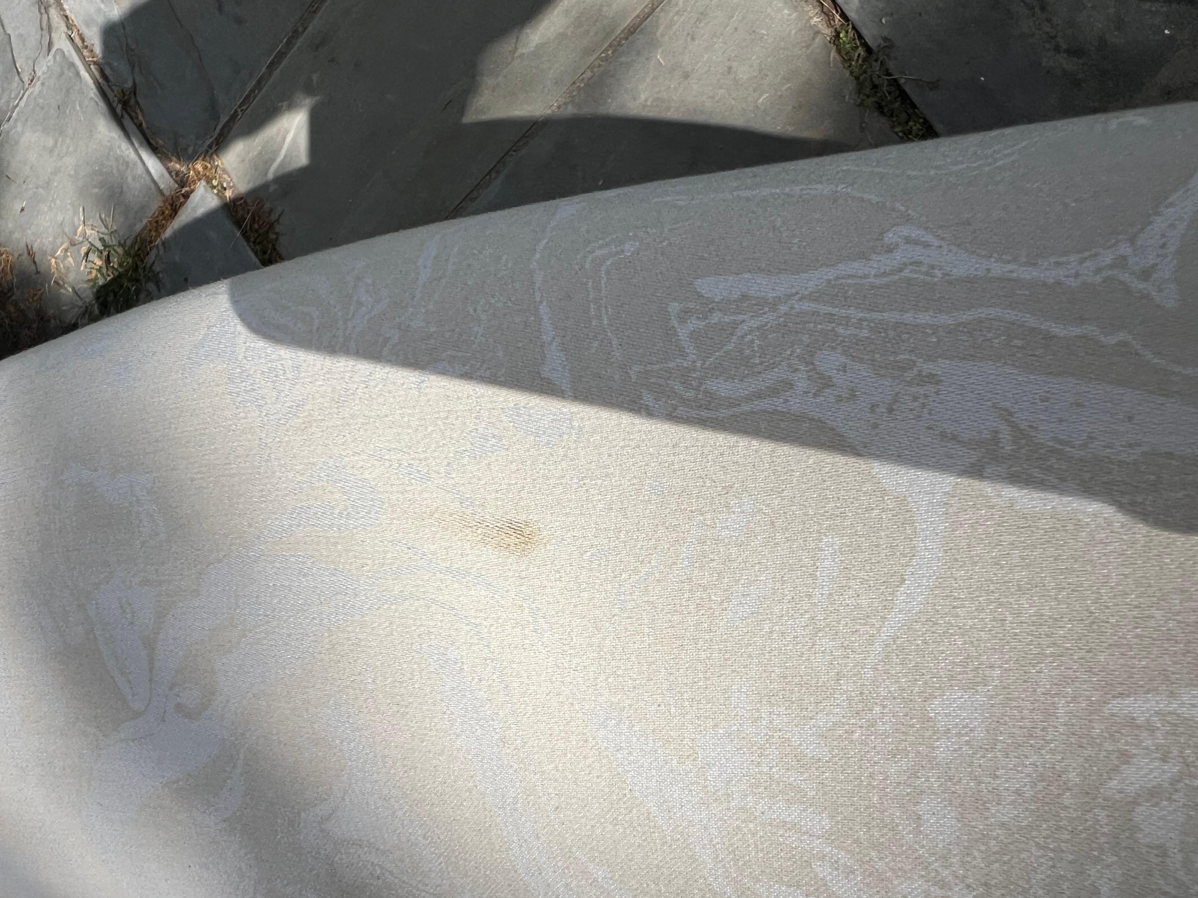 Sectionnel blanc de 1980 avec tissu à motifs ondulés en vente 1