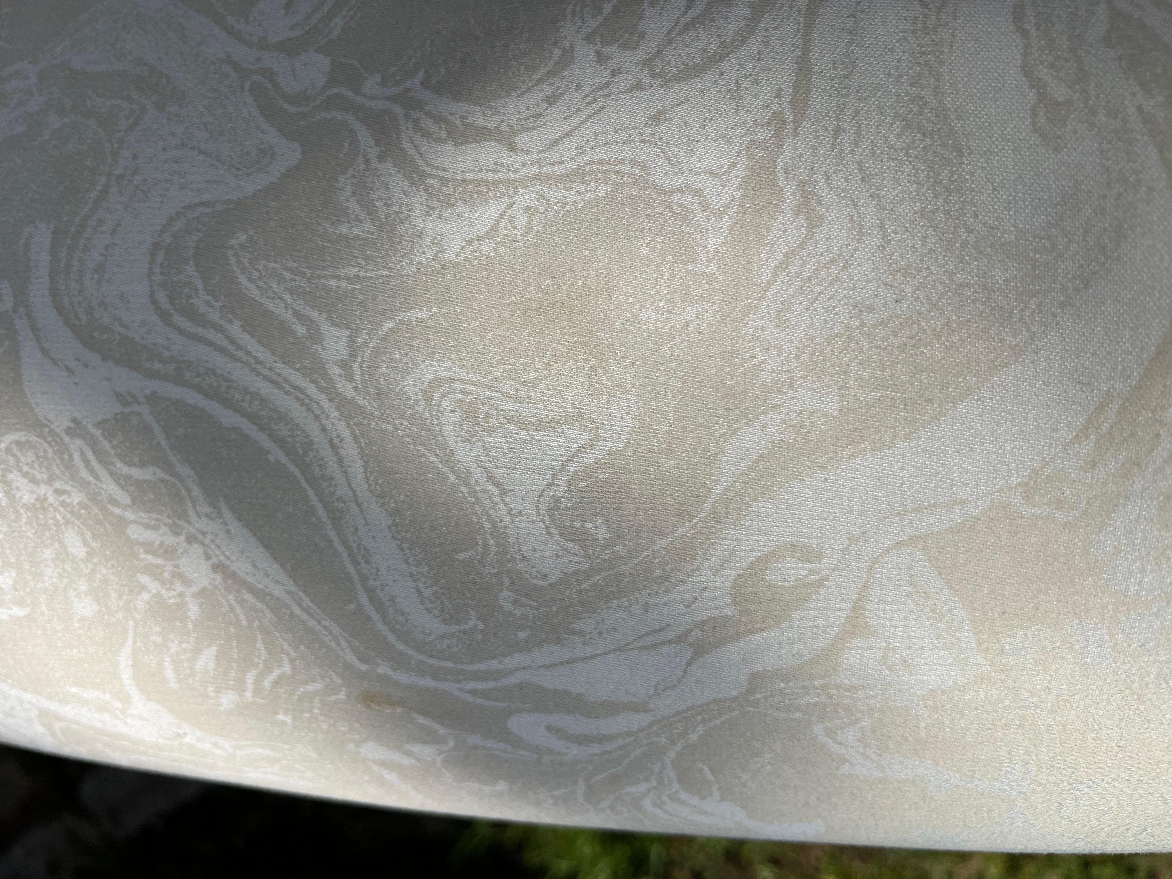 Sectionnel blanc de 1980 avec tissu à motifs ondulés en vente 2