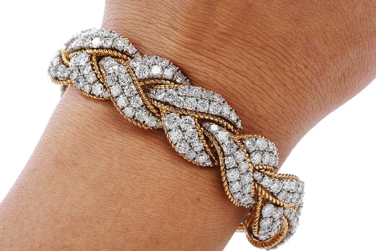 1980 Diamond 18 Karat Two-Tone Gold Cluster Braided Link Bracelet In Excellent Condition For Sale In Miami, FL