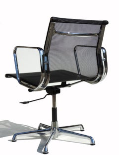 1980 EA 108 Charles Ray Eames Herman Miller ICF Design Swivel Chair