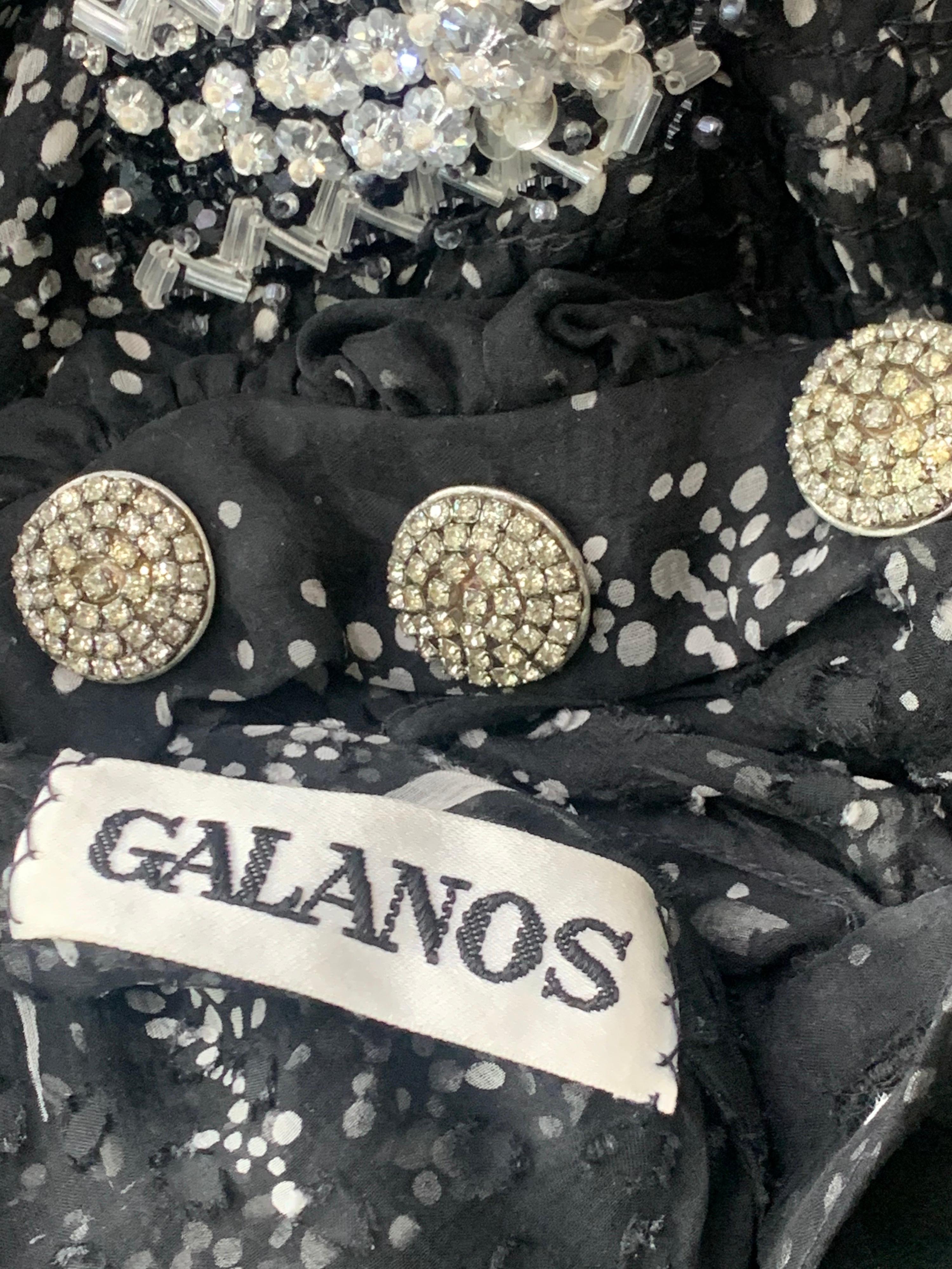 1980 Galanos Seide Chiffon Print Bold Shoulder Cocktailkleid mit Kristall Perlen im Angebot 14