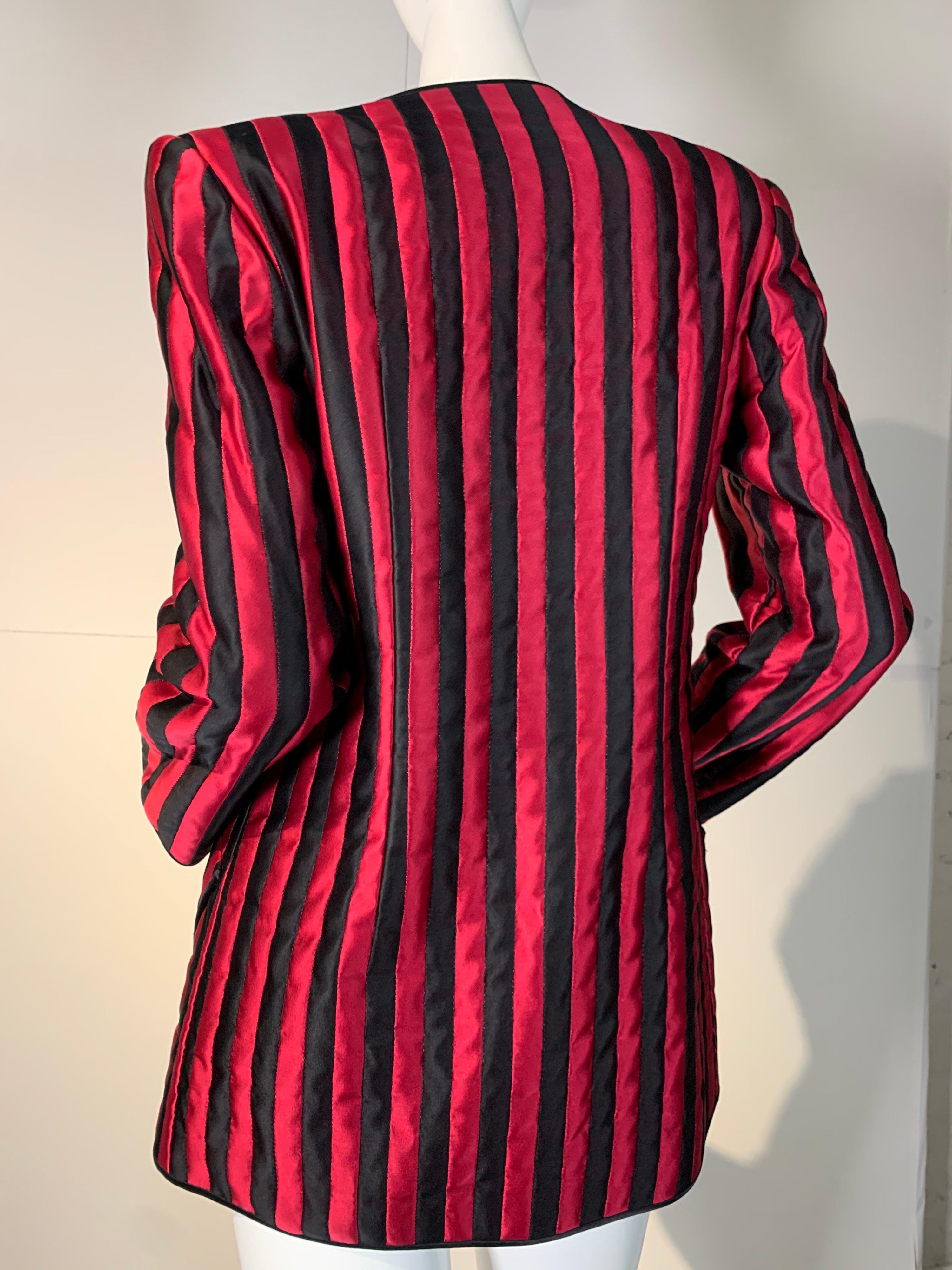 1980 Geoffrey Beene Red & Black Silk Stripe Asymmetrical Zip Smoking Jacket  In Excellent Condition In Gresham, OR