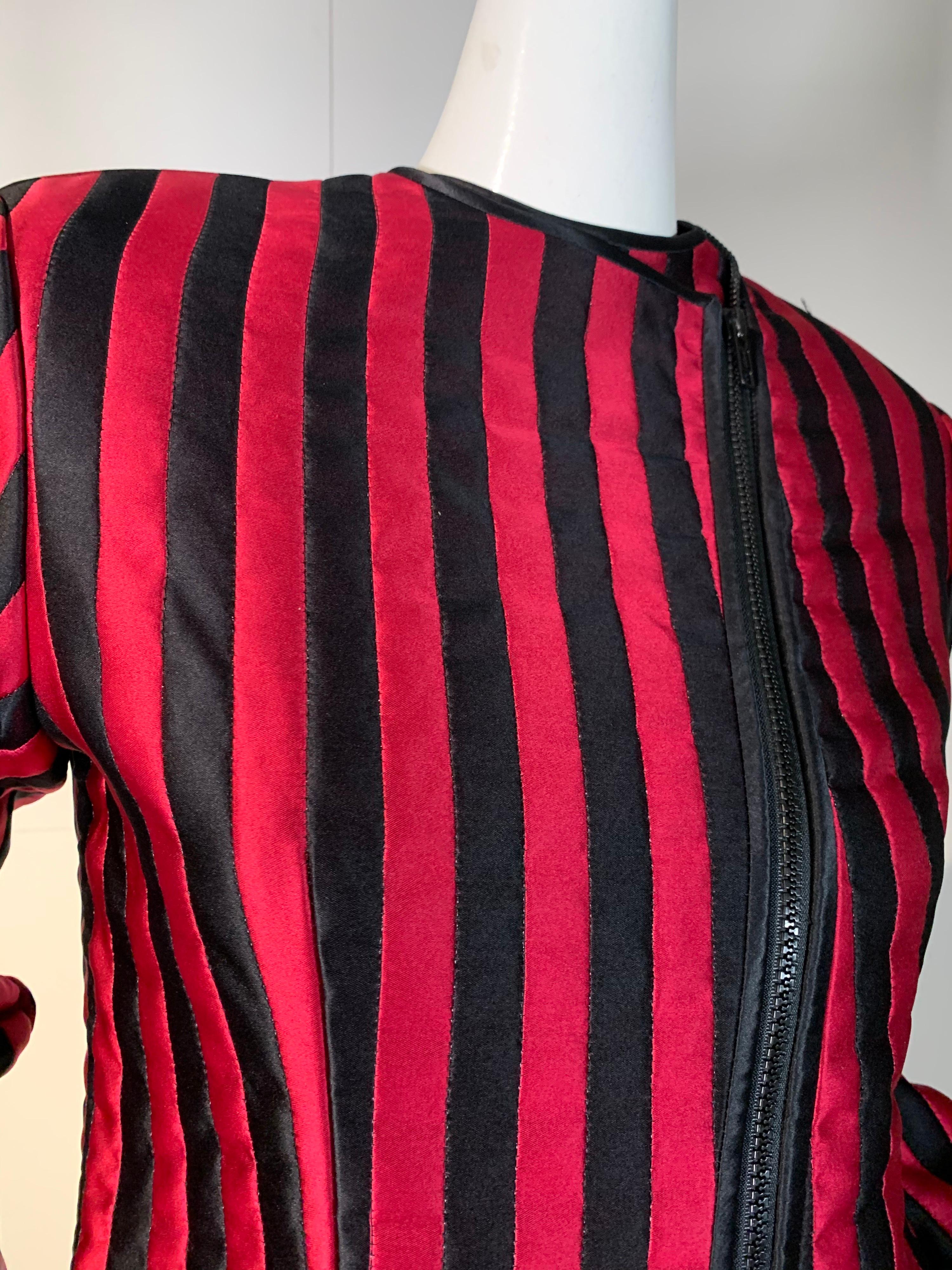 Women's 1980 Geoffrey Beene Red & Black Silk Stripe Asymmetrical Zip Smoking Jacket 