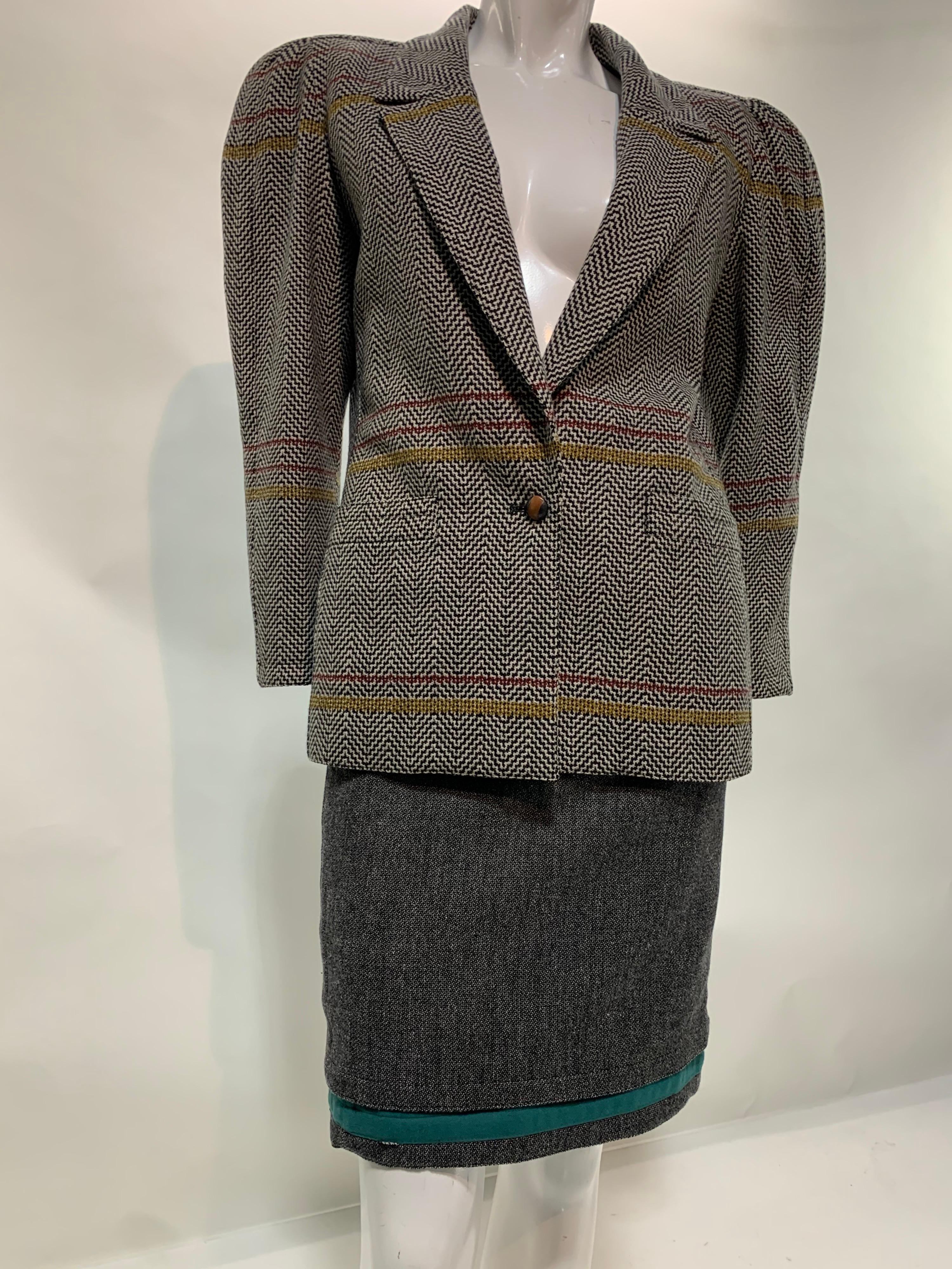 1980 Gianni Versace Mixed Tweed Skirt Suit w/ Structured Shoulder Silhouette For Sale 1