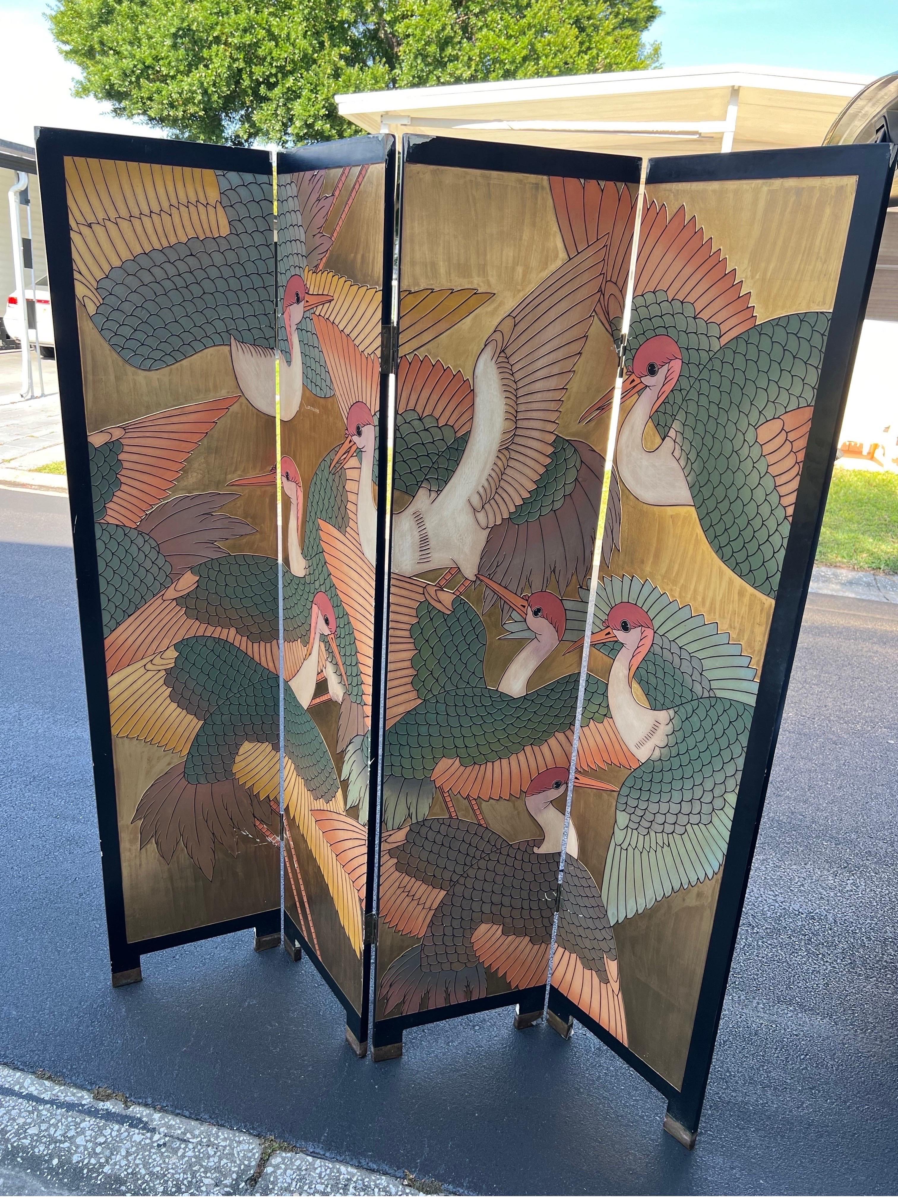 1980 Gold Pink Birds Room Divider, made in Japan

4 panels room divider with beautiful colored birds and brass legs, perfect for any space
