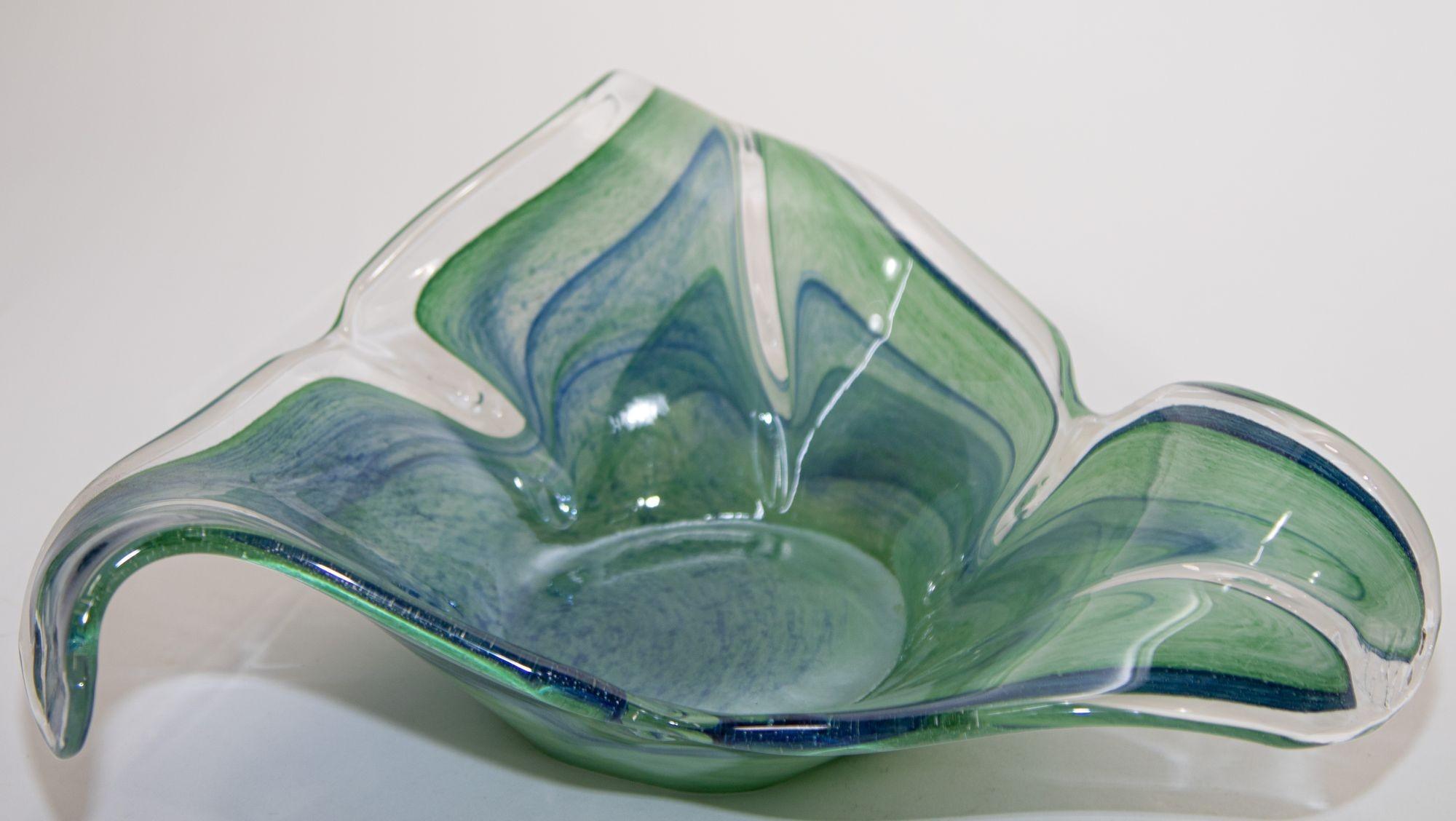 1980 Green and Blue Italian Murano Art Glass Bowl In Good Condition In North Hollywood, CA