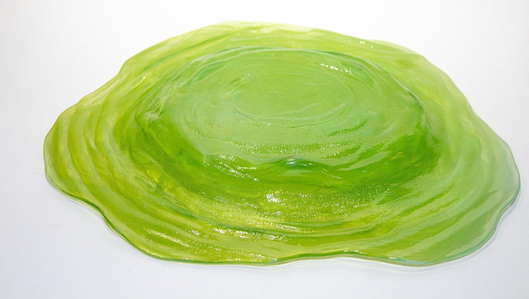 1980, Green Art Glass Platter Made in Spain For Sale 7