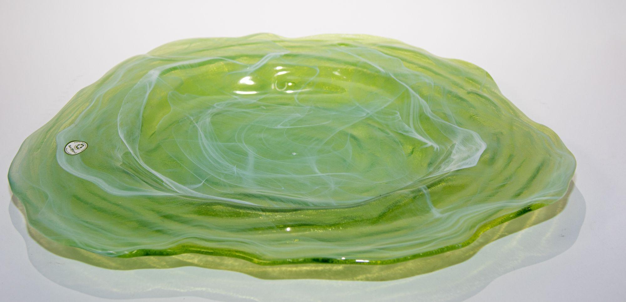 20th Century 1980, Green Art Glass Platter Made in Spain For Sale