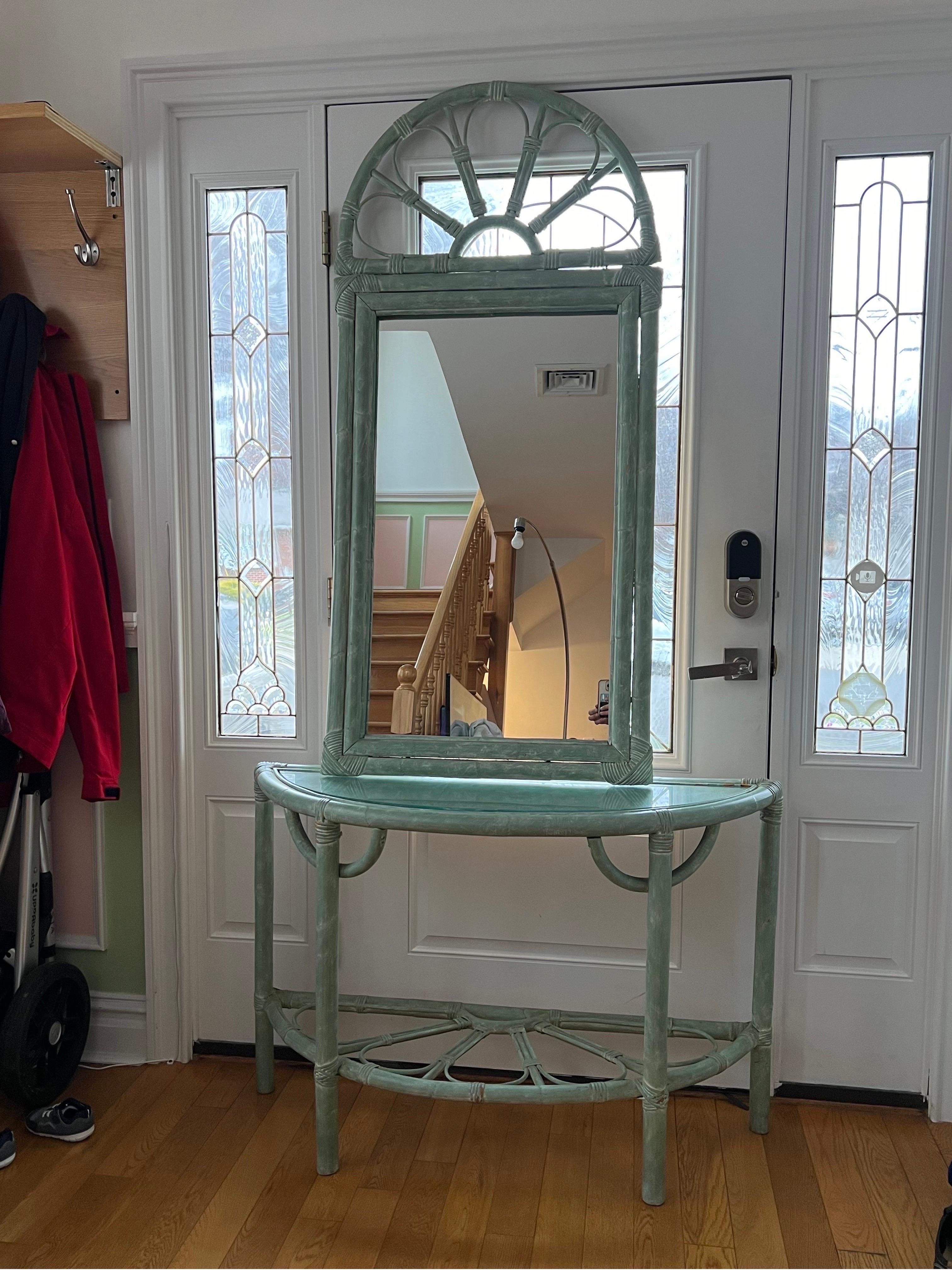Table console et miroir en rotin vert 1980 Bon état - En vente à Staten Island, NY