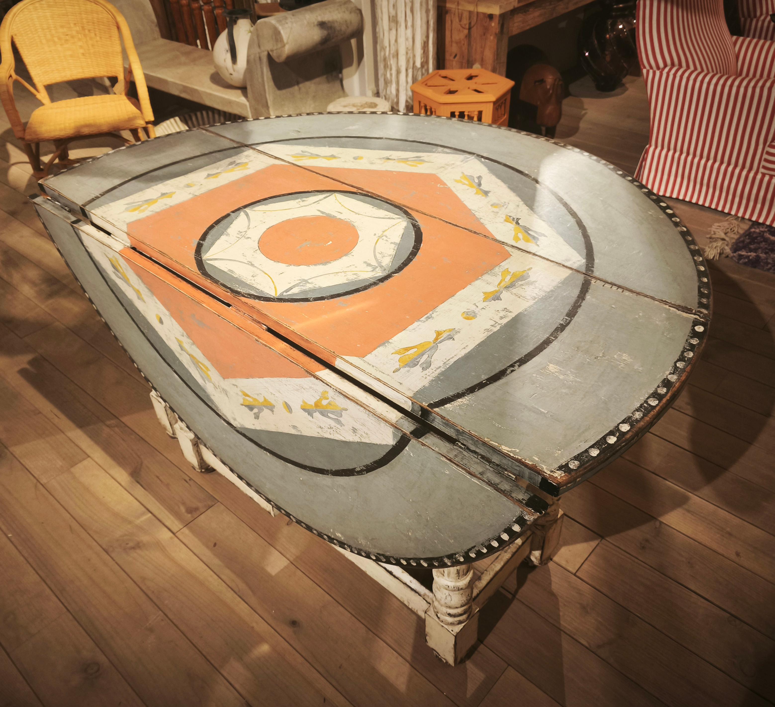 1980 Hand-Painted Round Table with Feometric Motif For Sale 5
