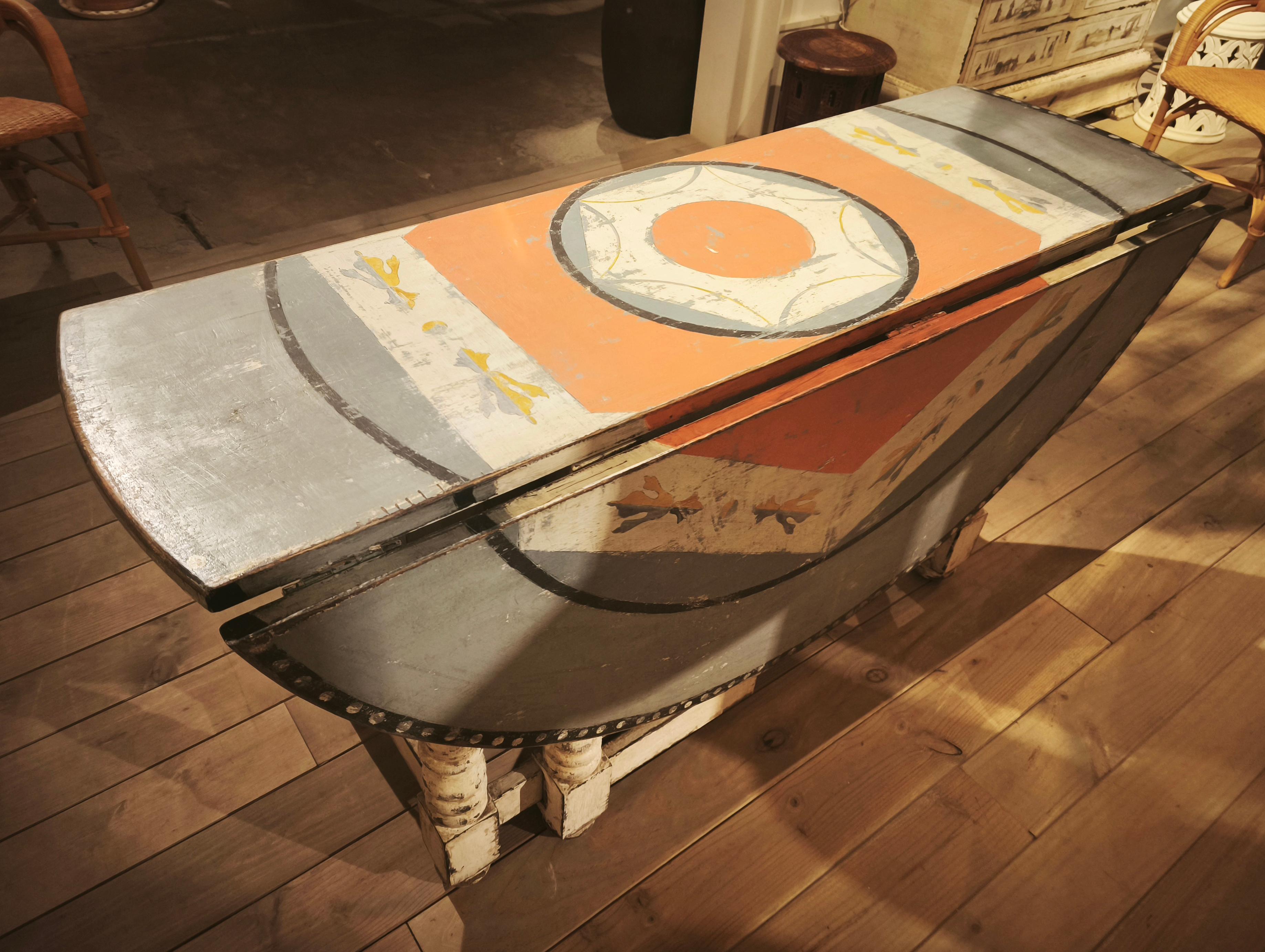 1980 Hand-Painted Round Table with Feometric Motif For Sale 6