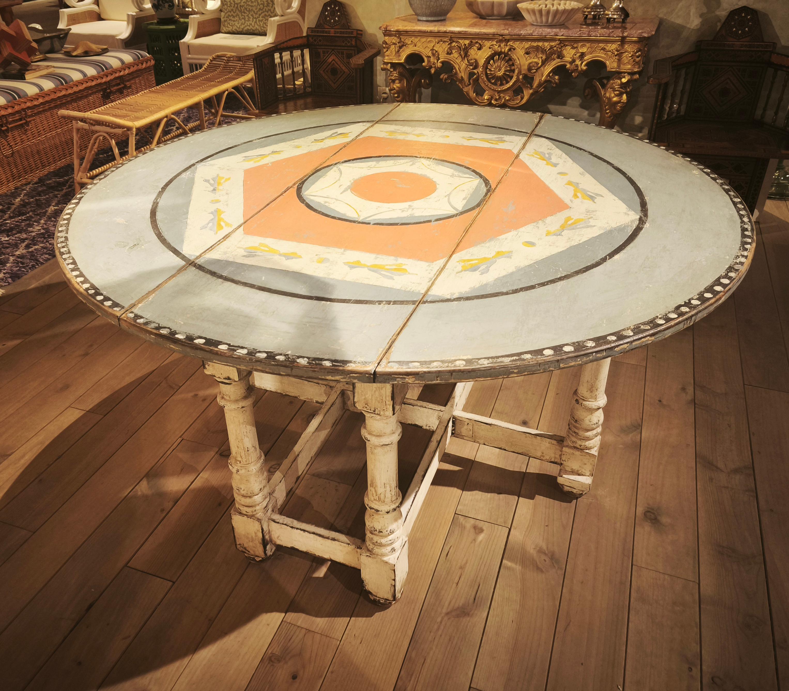 1980 Hand-Painted Round Table with Feometric Motif In Good Condition For Sale In Marbella, ES