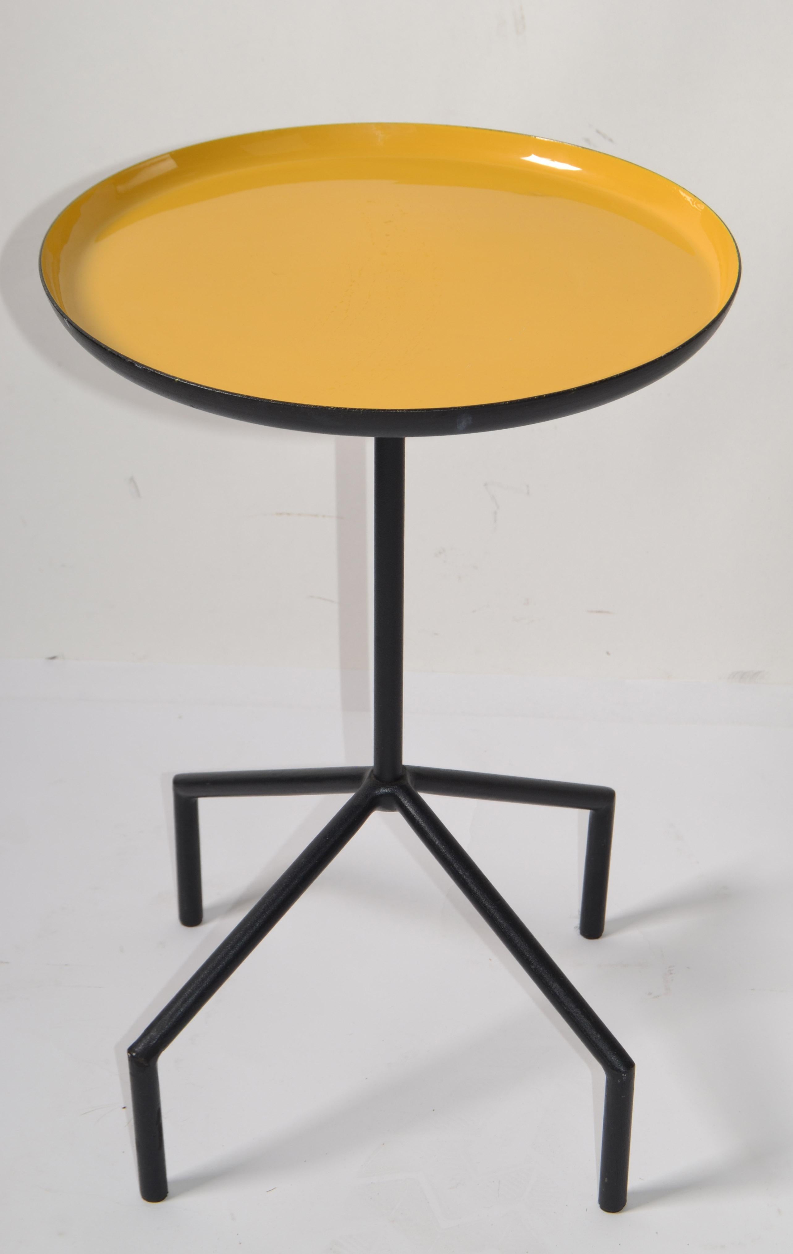 Hand-Crafted 1980 Herman Miller Style Yellow Enamel Tray Side Table Black Iron Gazelle Base For Sale