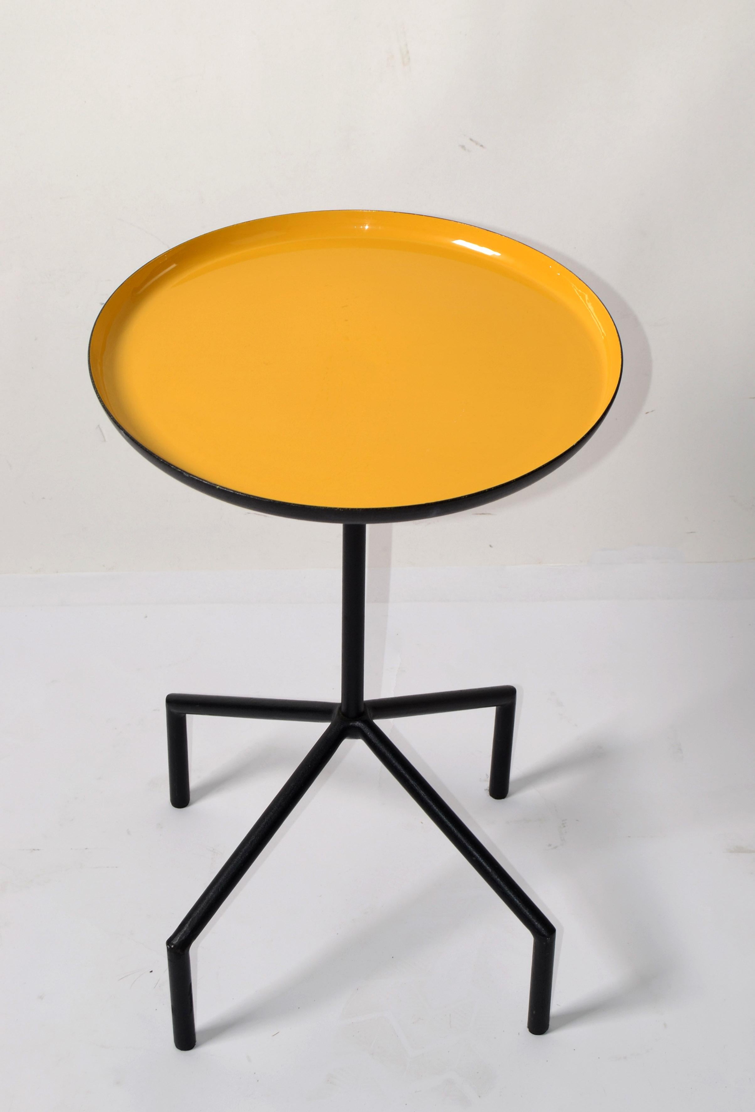 1980 Herman Miller Style Yellow Enamel Tray Side Table Black Iron Gazelle Base In Good Condition For Sale In Miami, FL