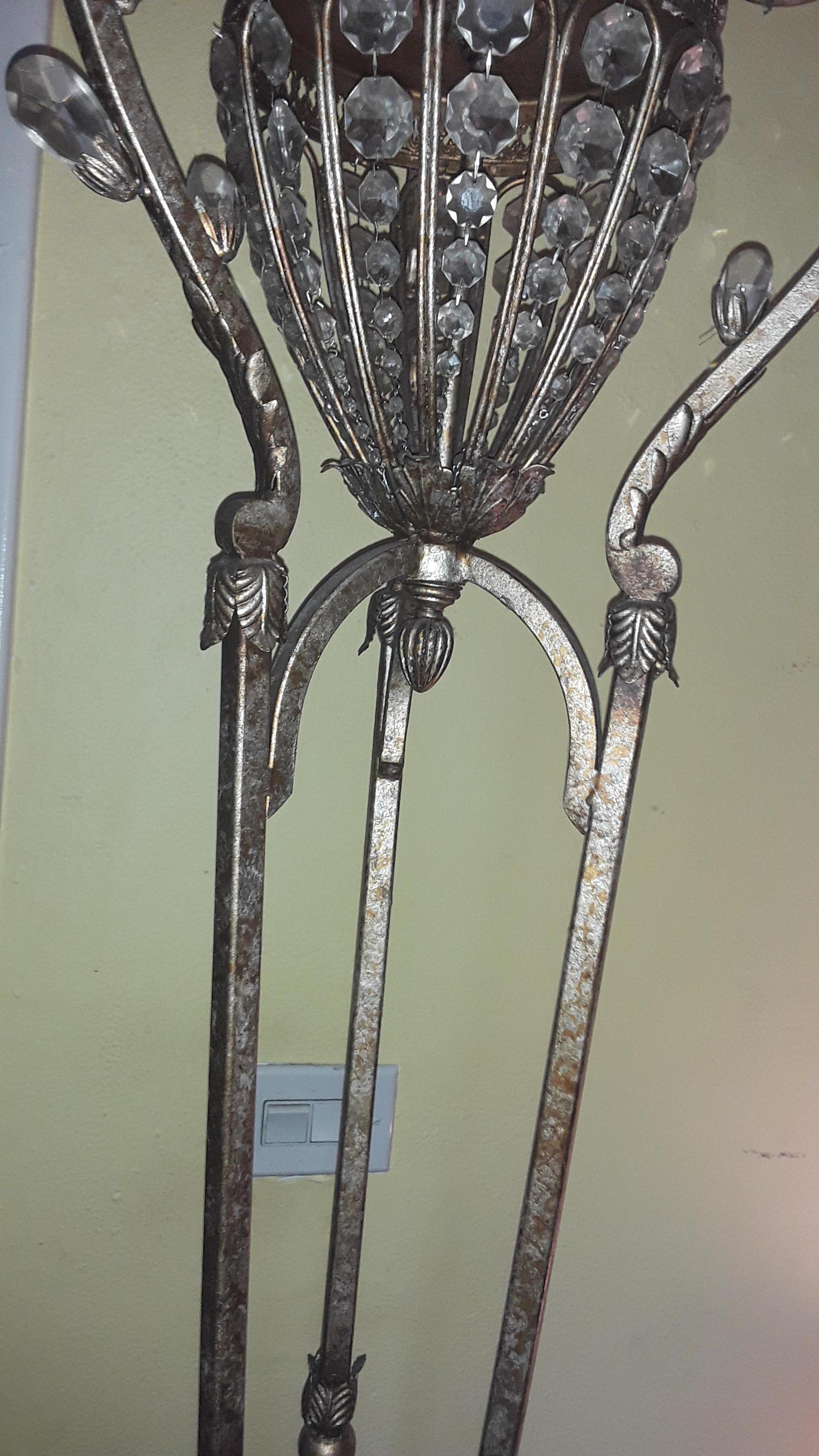 Lampadaire « Urne en cristal sur piédestal » en fer patiné Hollywood Regency de 1980, 74 pouces en vente 7