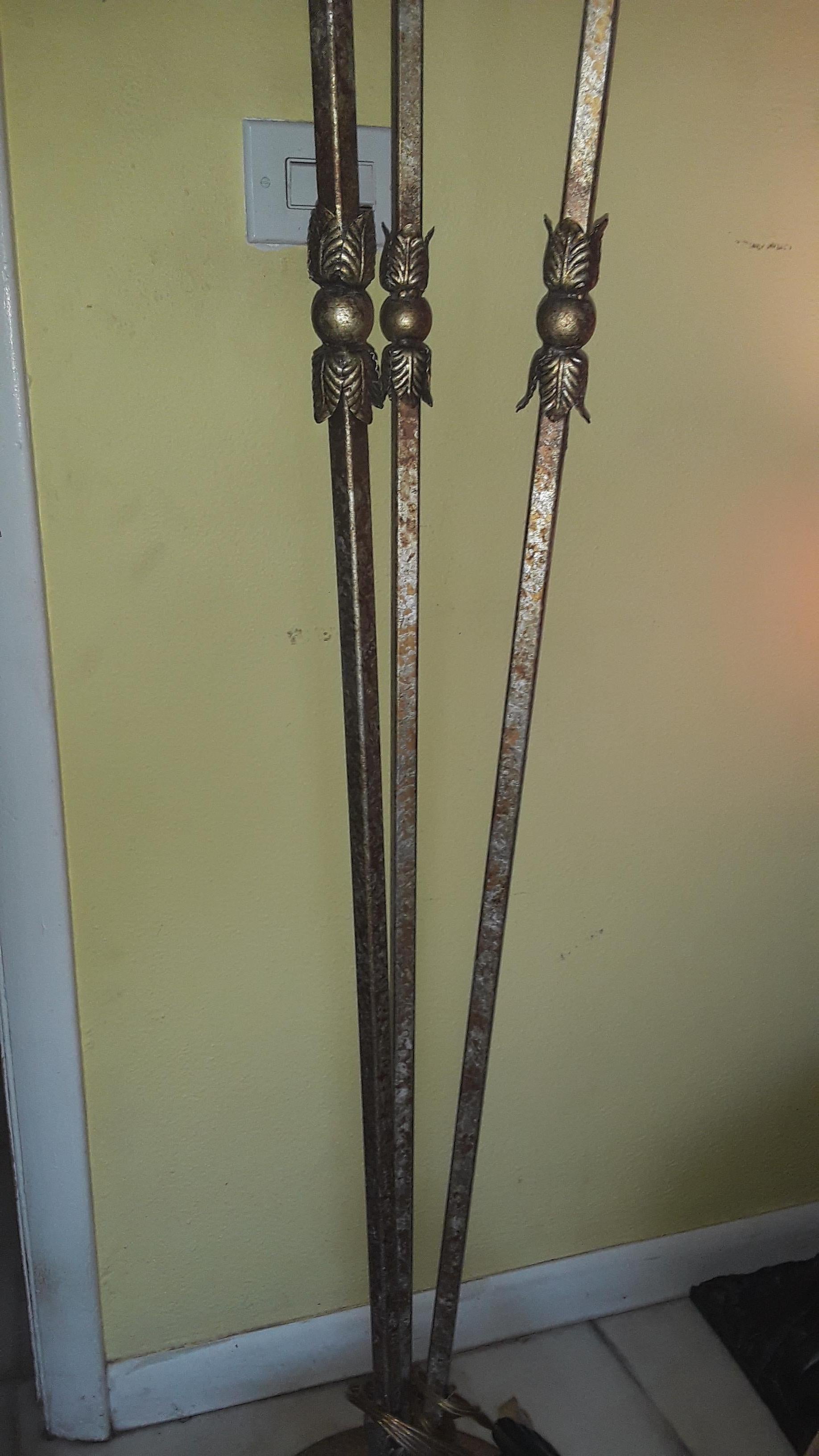 Lampadaire « Urne en cristal sur piédestal » en fer patiné Hollywood Regency de 1980, 74 pouces en vente 8