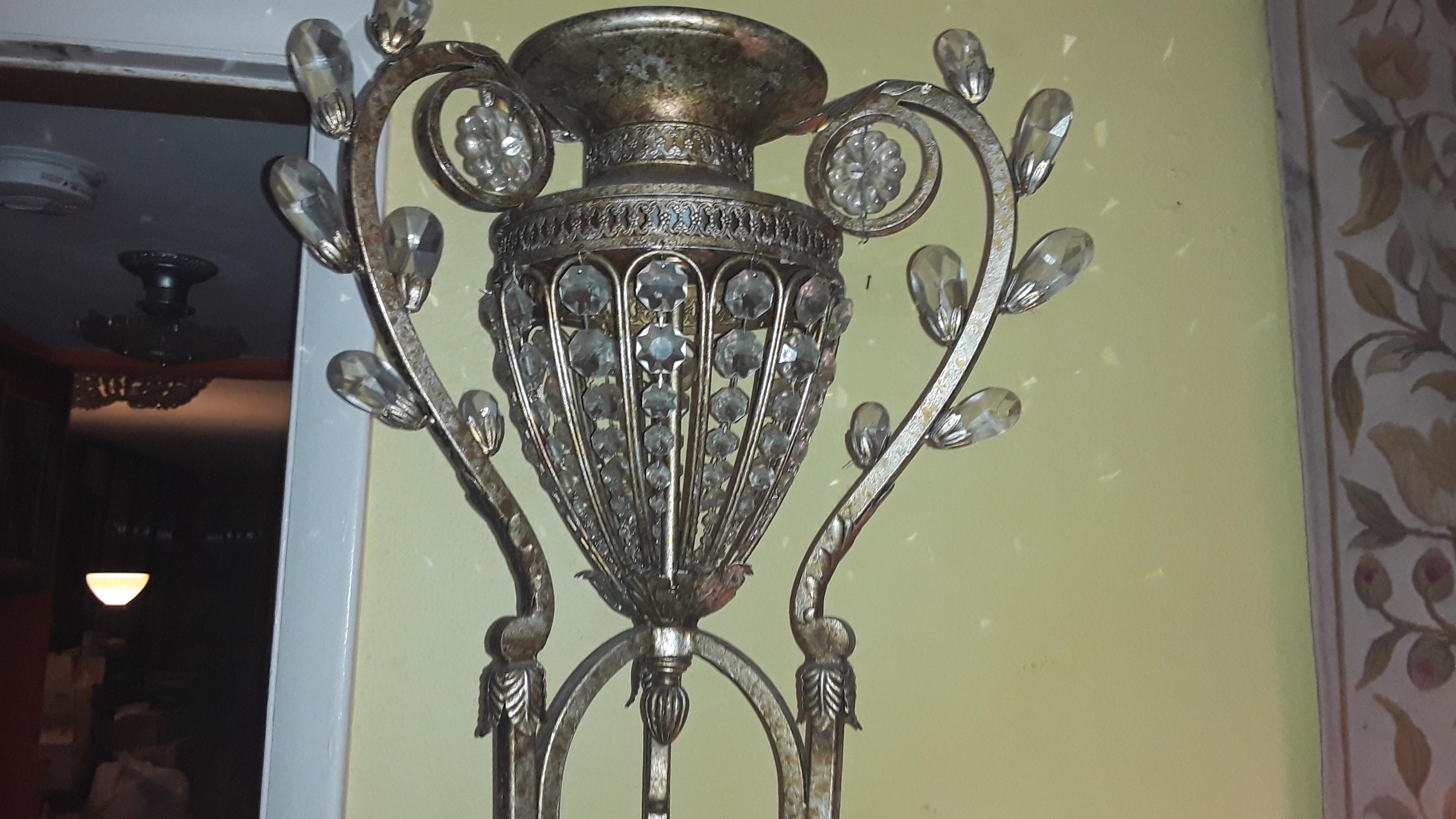Lampadaire « Urne en cristal sur piédestal » en fer patiné Hollywood Regency de 1980, 74 pouces en vente 10